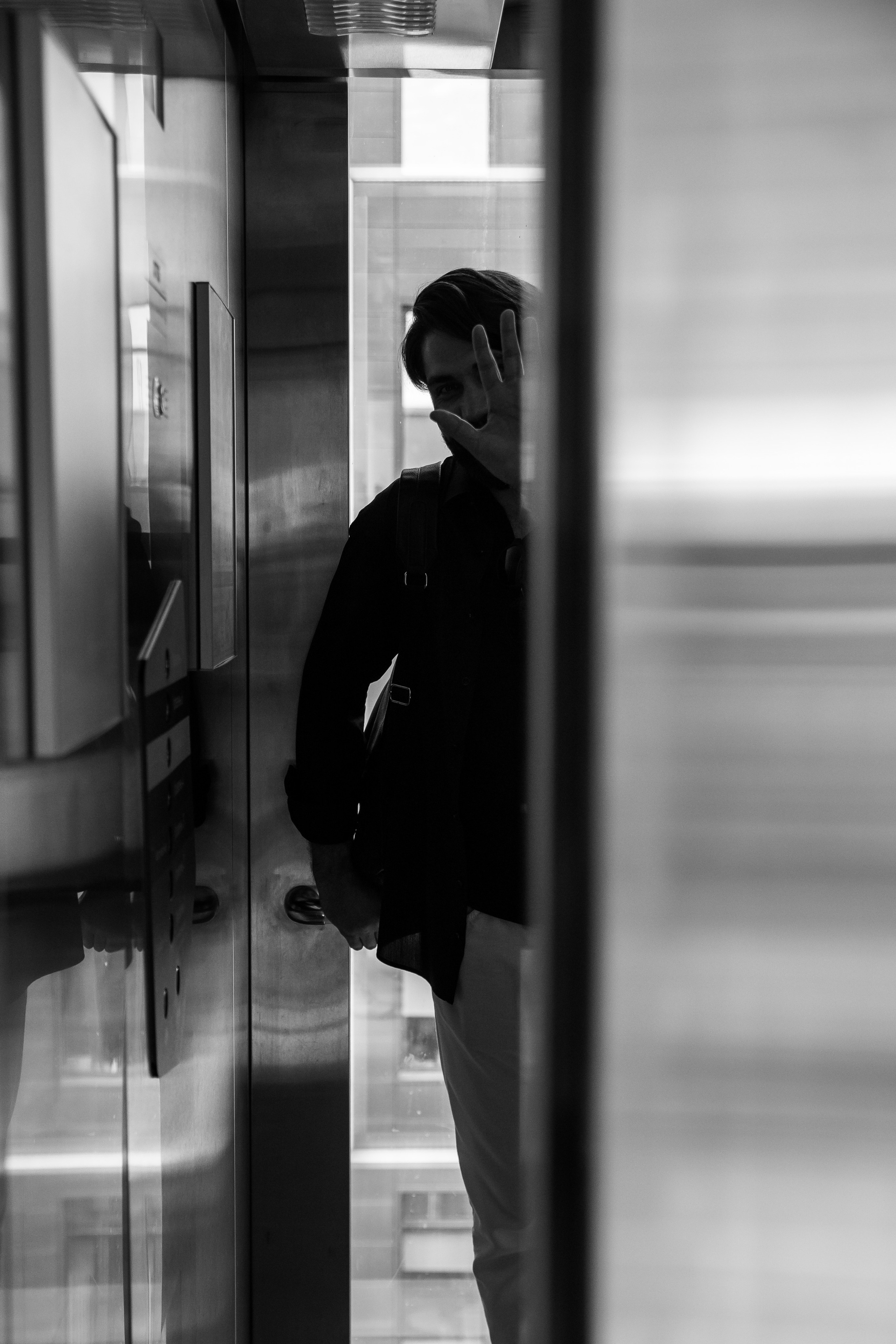 Мужская прогулочная фотосессия в Екатеринбурге. Свадебный, семейный фотограф, контент съёмка. Екатеринбург. Елена Граф