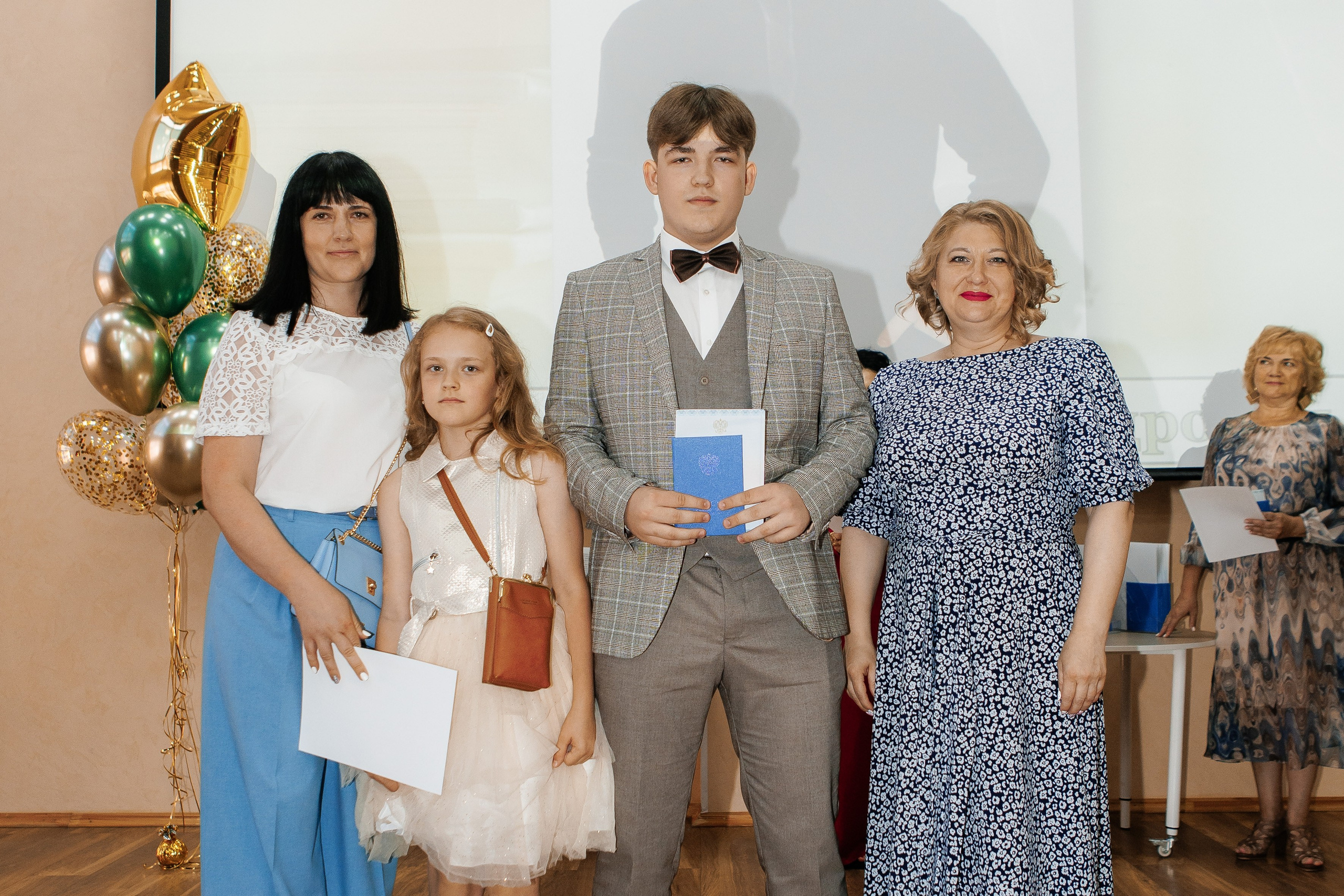 Выпускной Гимназия 12 2024 г. Свадебный и портретный Фотограф в Липецке Дмитрий Котюков