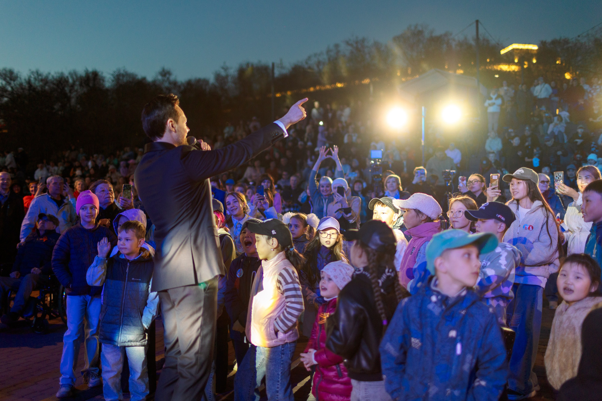 Концерт приуроченный к празднованию 80 лет победл. Свадебный и семейный фотограф в Улан-Удэ