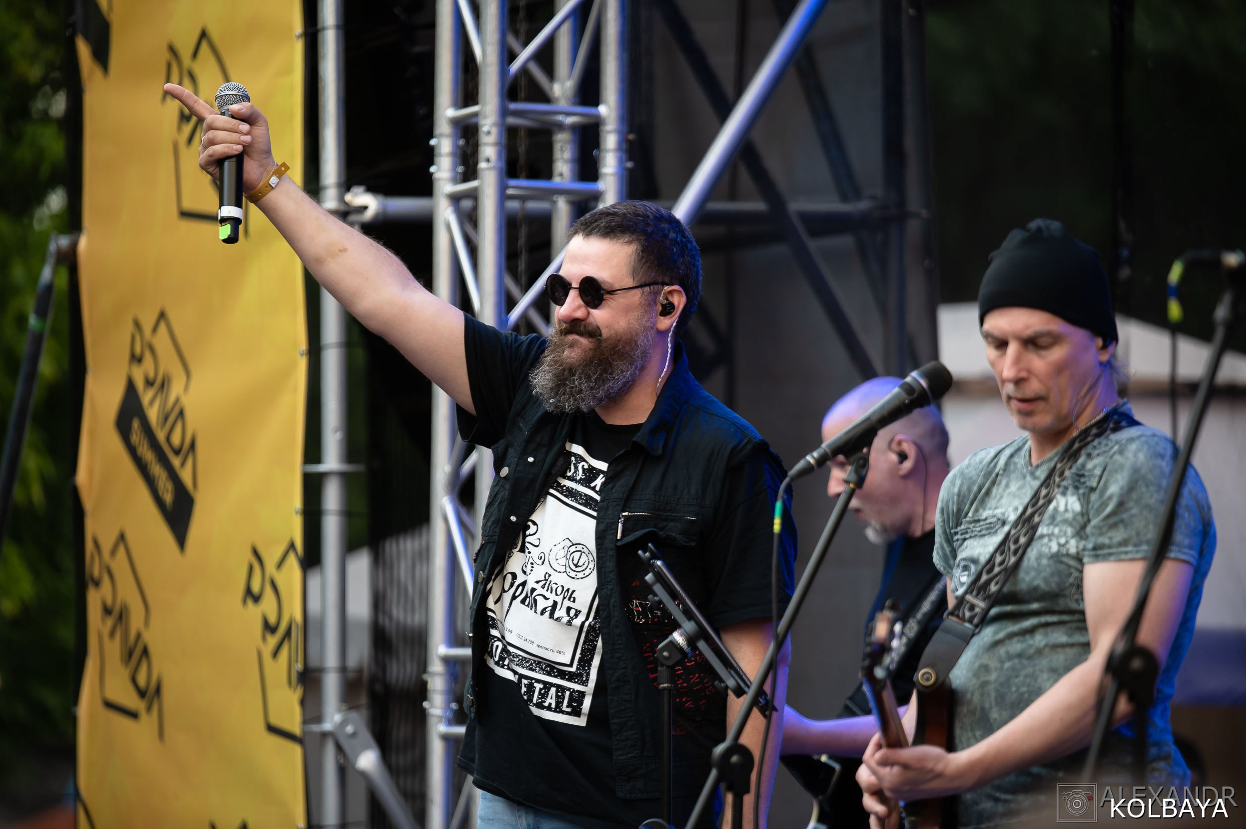 Фоторепортаж с мэшап концерта группы Черный Обелиск 4 июля 2024 года. Концертный и театральный репортажный фотограф в Москве Александр Колбая