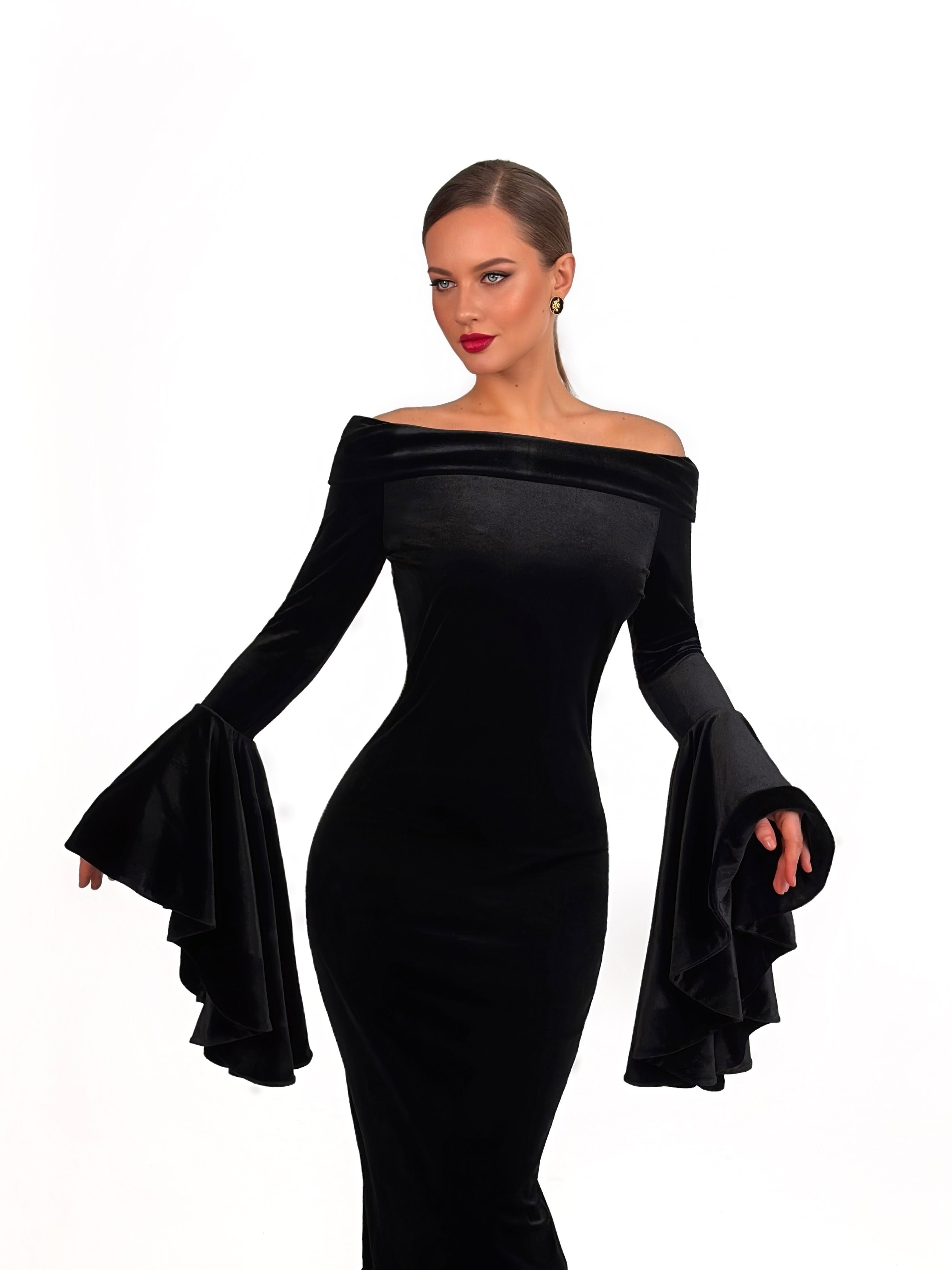 Елена, р-р 42-44, рост 170. KED Production — продакшн из СПб. Создаём фото, видео и контент, который помогает брендам и селлерам продавать больше