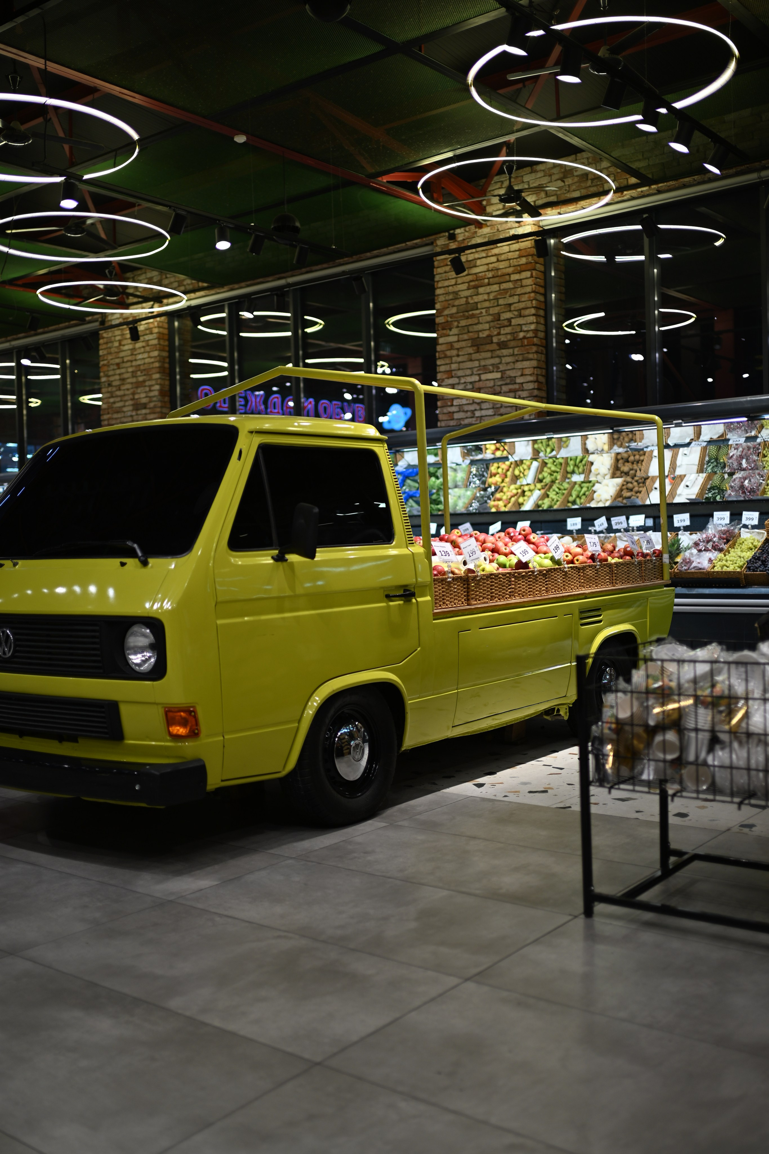 Проектирование магазинов и поставка торгового оборудования по России