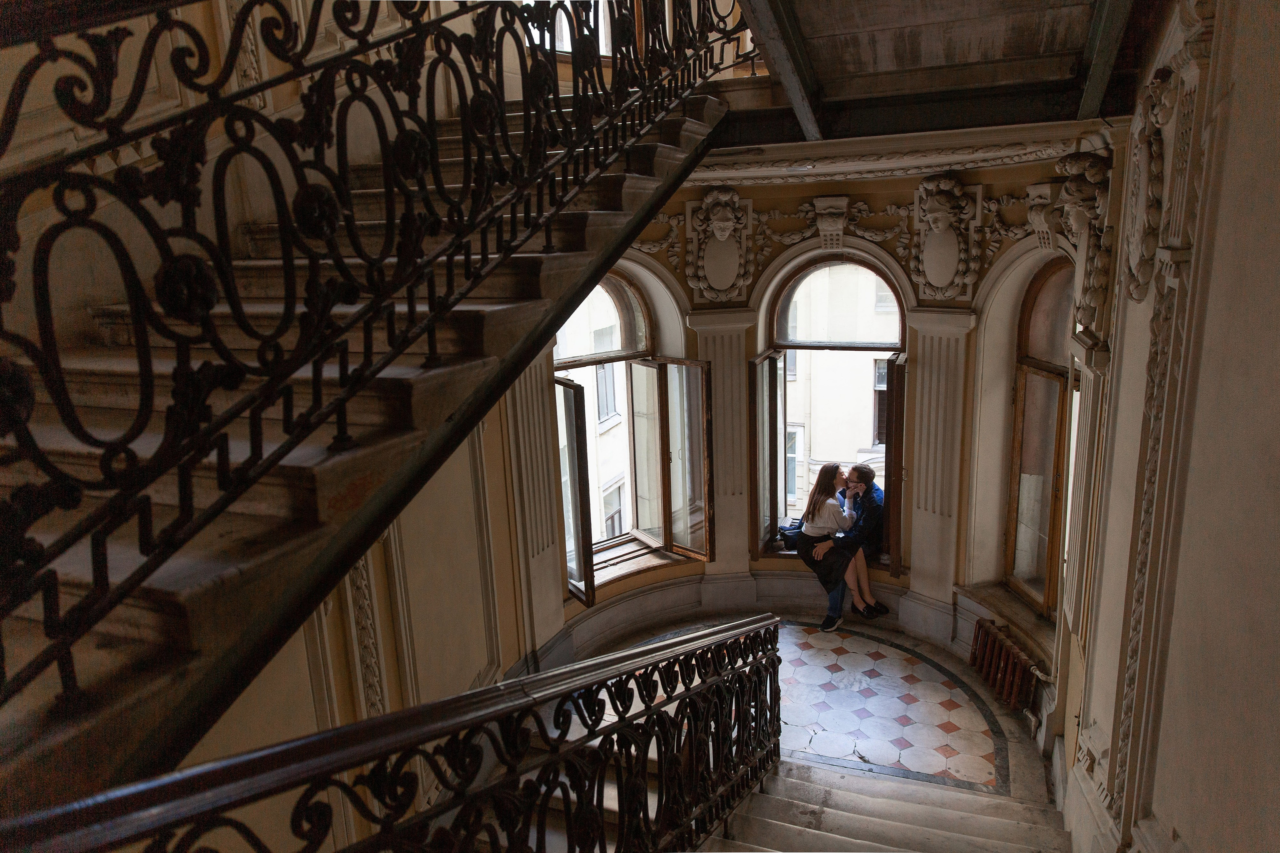 Фотосессия истории любви в центре Петербурга. Свадебный и портретный фотограф в Санкт-Петербурге Надежда Чечулина
