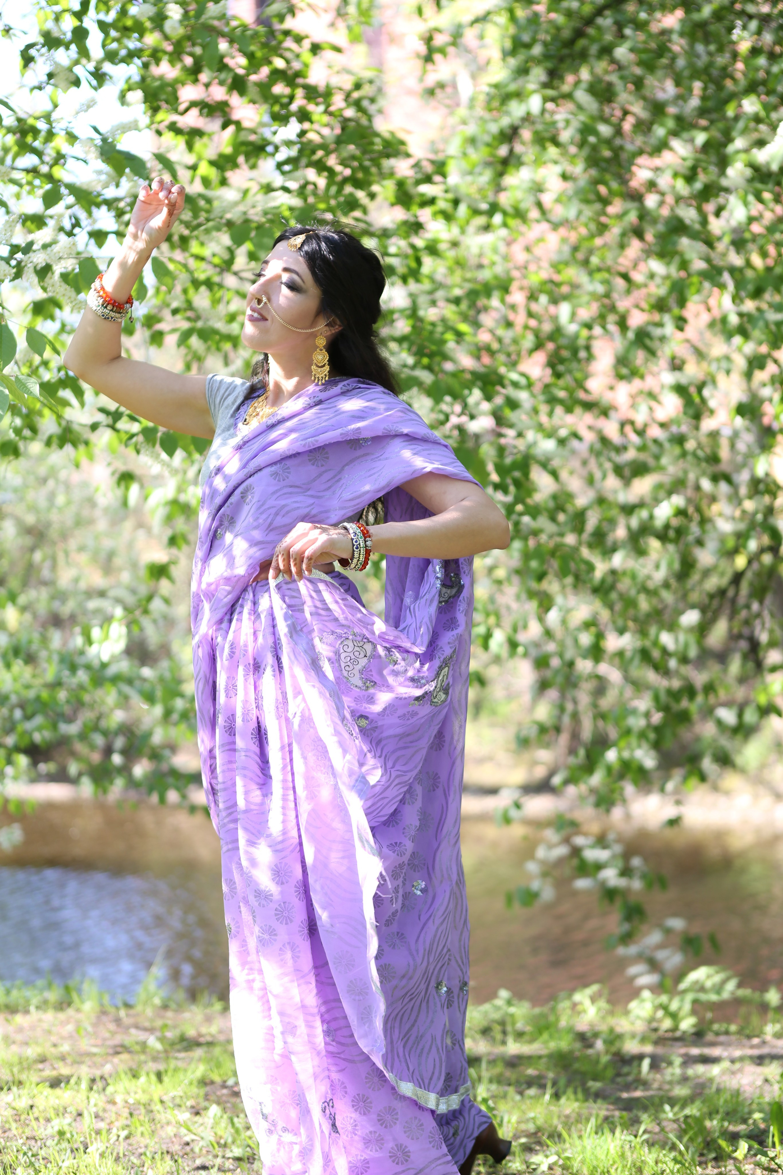 Прогулка в сари. Фотограф в Санкт-Петербурге. Индивидуальная съемка и фотопрогулки