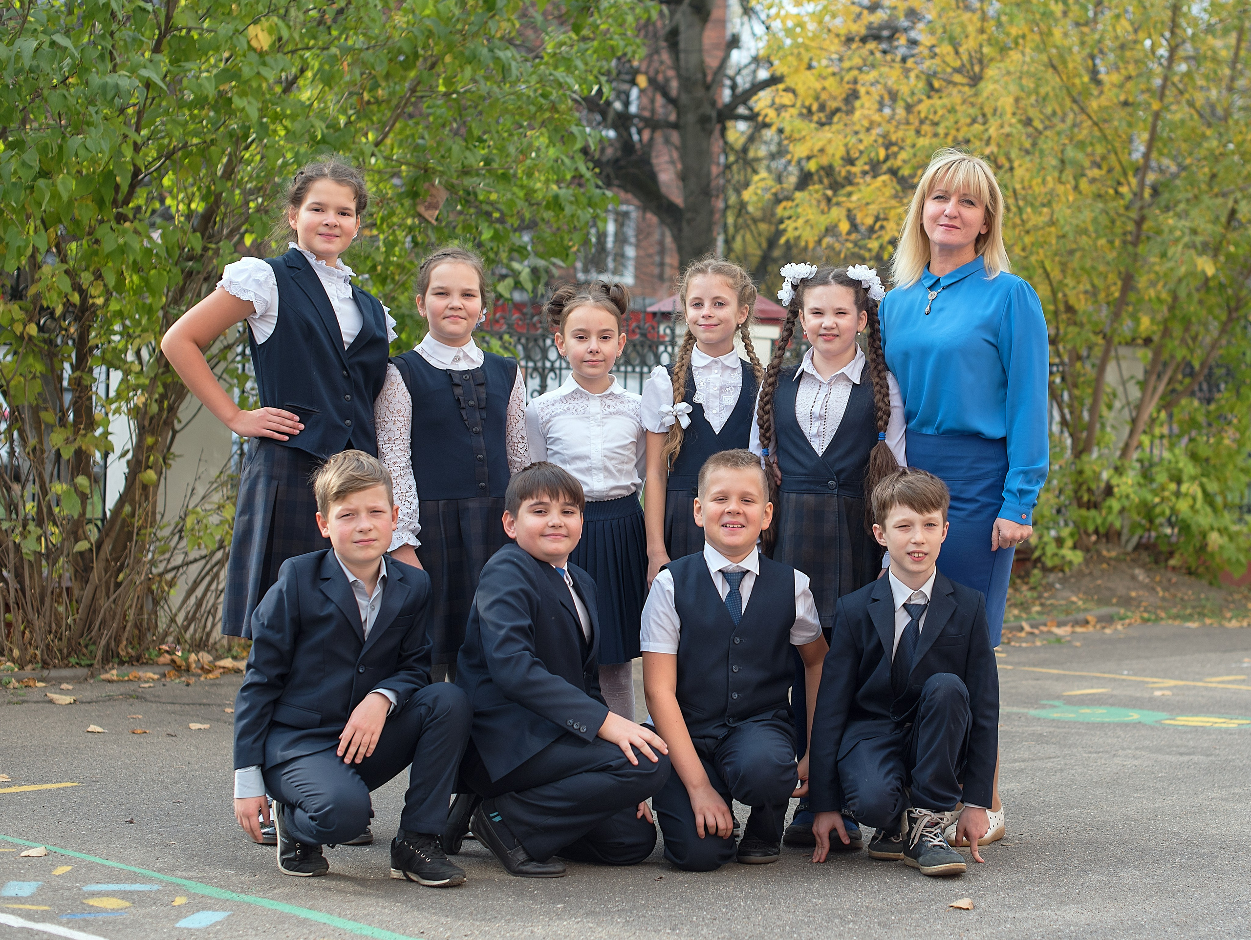 Пример съемки для выпускного альбома с наполнением «стандарт». Выпускные альбомы для школ и детских садов в Иваново