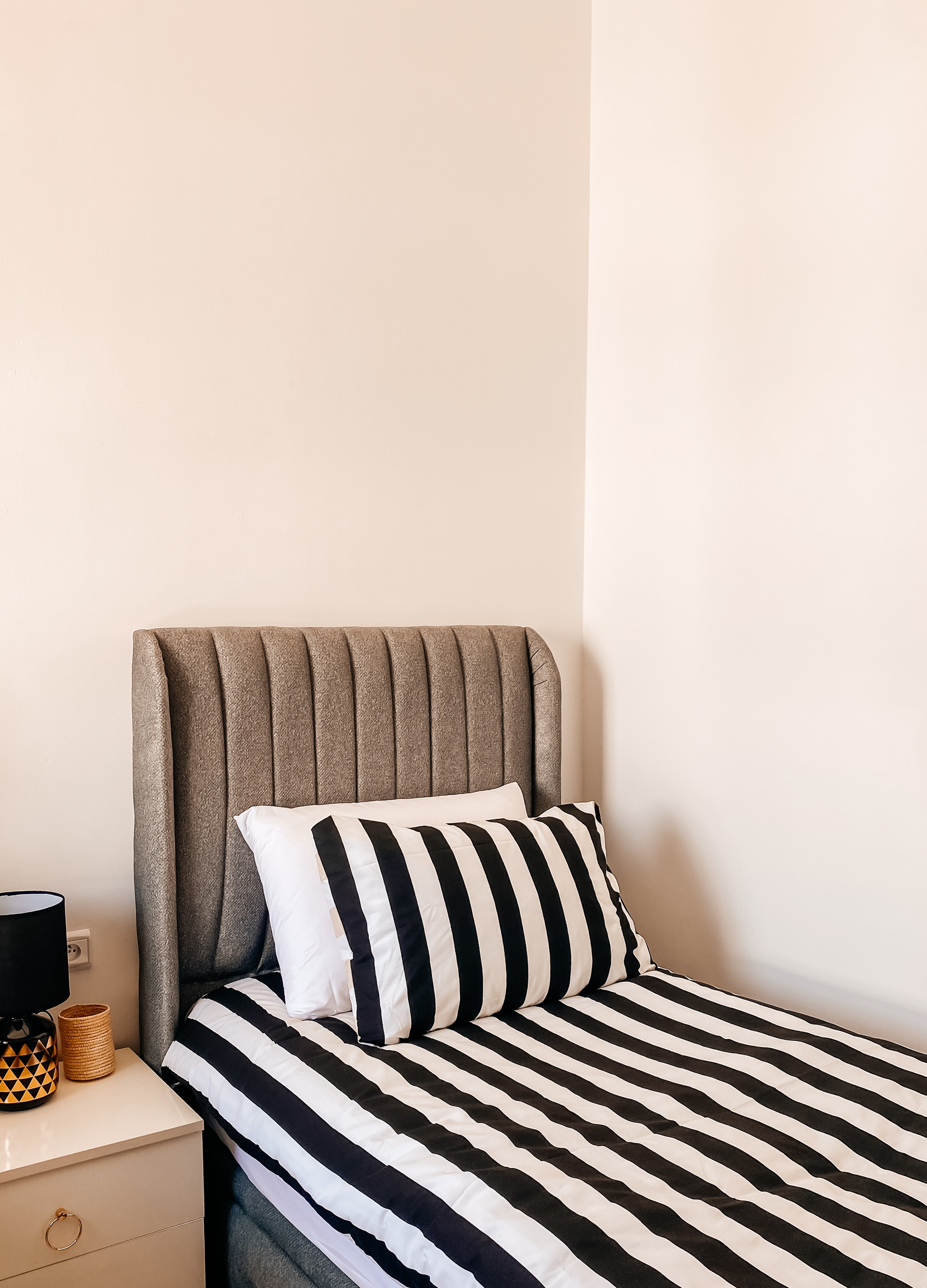 Apart lighthouse view. Olga Popova — Photographer in Morocco