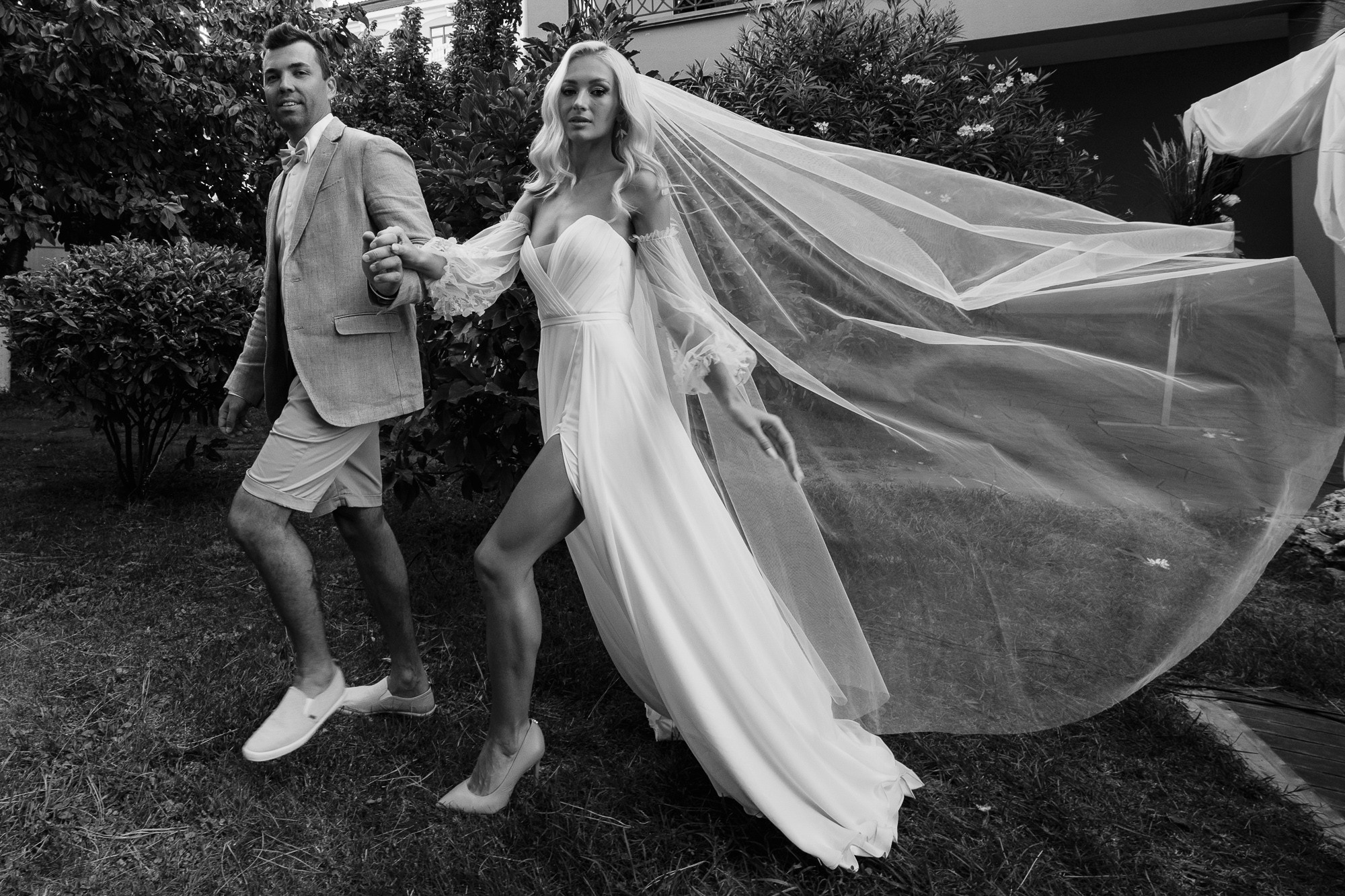 A Fire in the Pool. Hochzeitsfotograf, Familienfotograf Stuttgart, Deutschland. Alex Popov