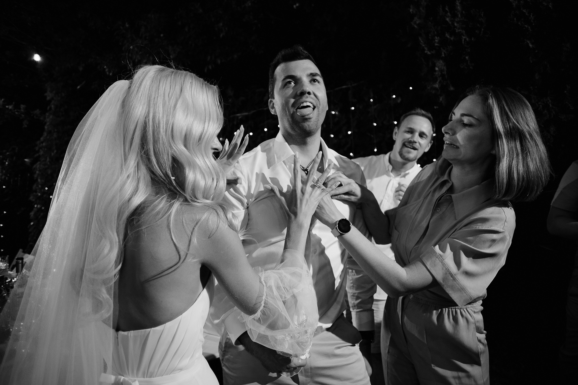 A Fire in the Pool. Hochzeitsfotograf, Familienfotograf Stuttgart, Deutschland. Alex Popov