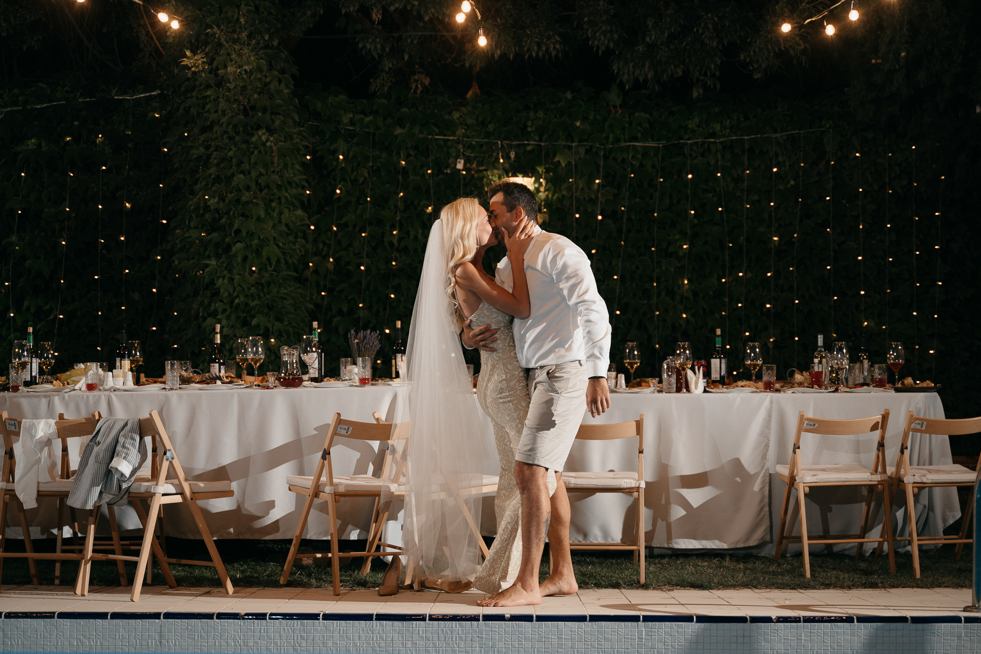 A Fire in the Pool. Hochzeitsfotograf, Familienfotograf Stuttgart, Deutschland. Alex Popov