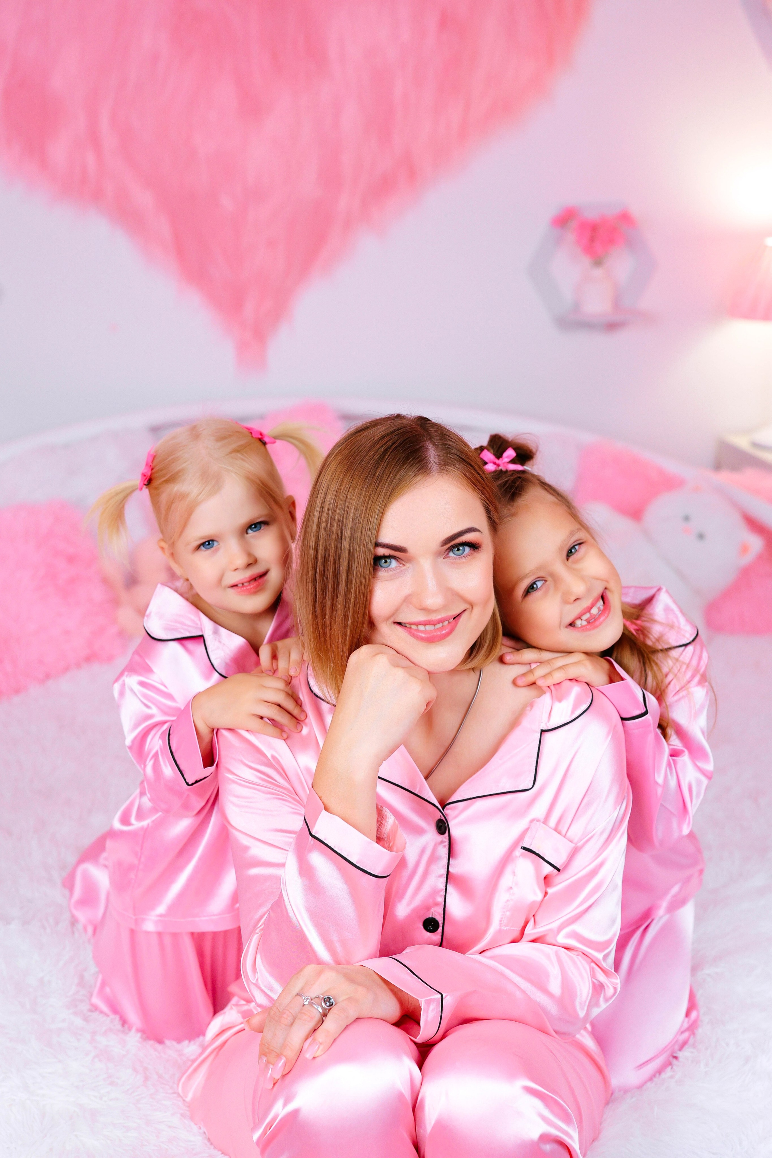 РОЗОВАЯ КОМНАТА