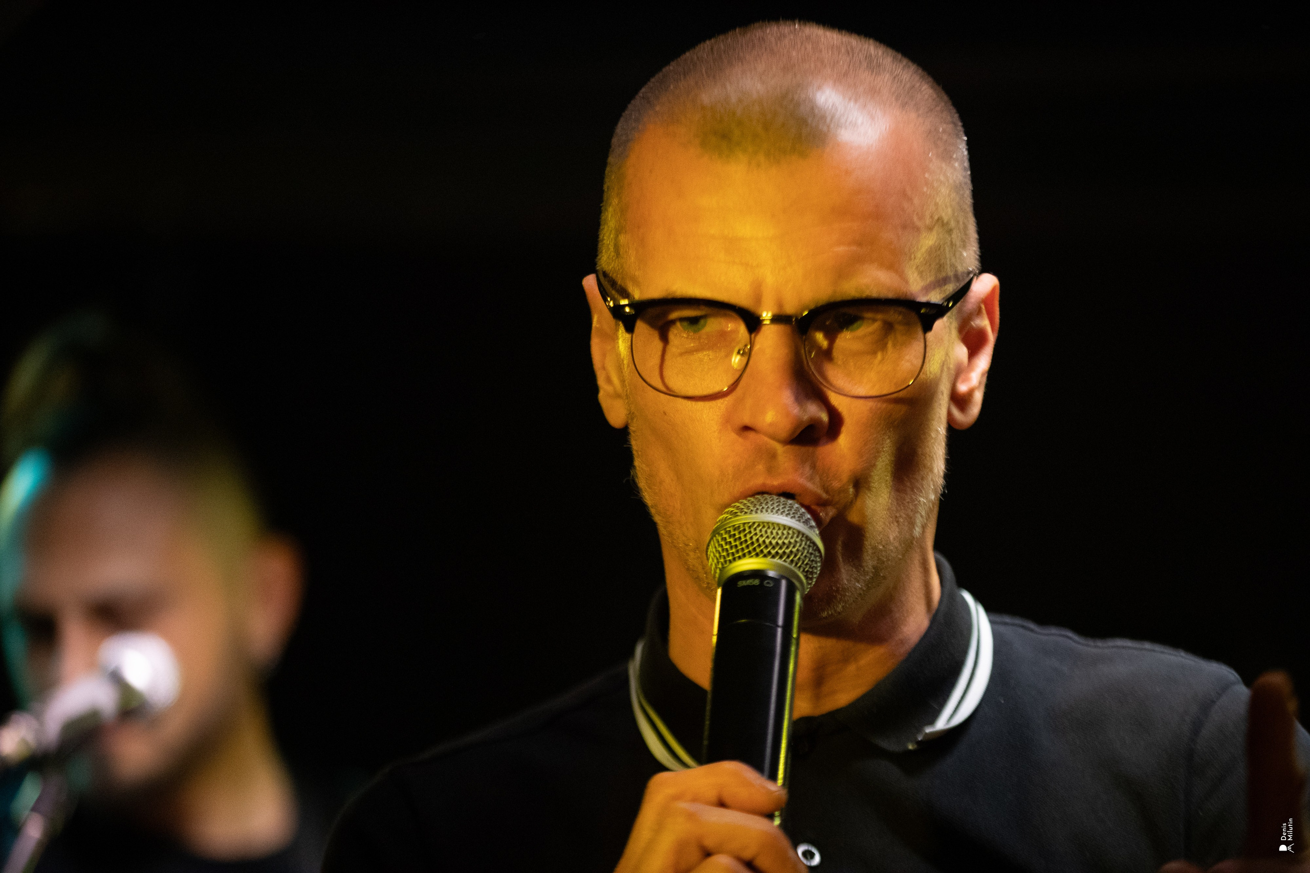 Рядом Ассенизаторы. Портретный фотограф Денис Милютин