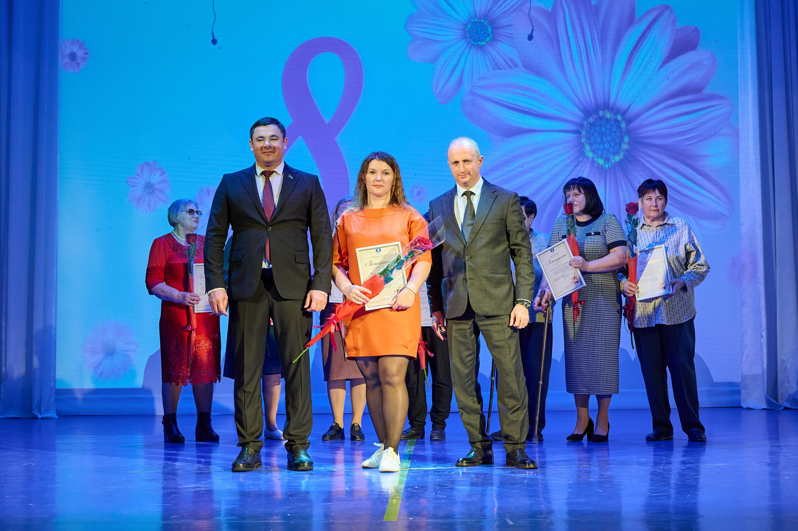 8 марта в Марьиной роще. Жизнь курорта Кабардинка в фотографиях