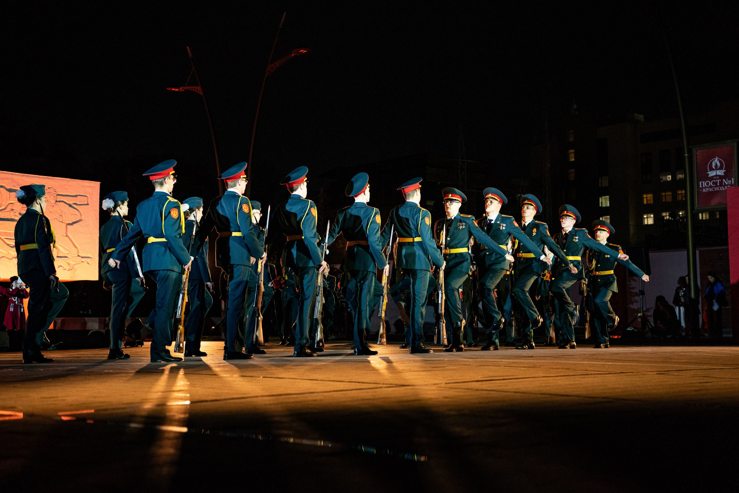 Линейка открытия Всероссийского форума активистов движения «Пост № 1» / @Пост № 1 / Краснодар. Концертный фотограф в Краснодаре