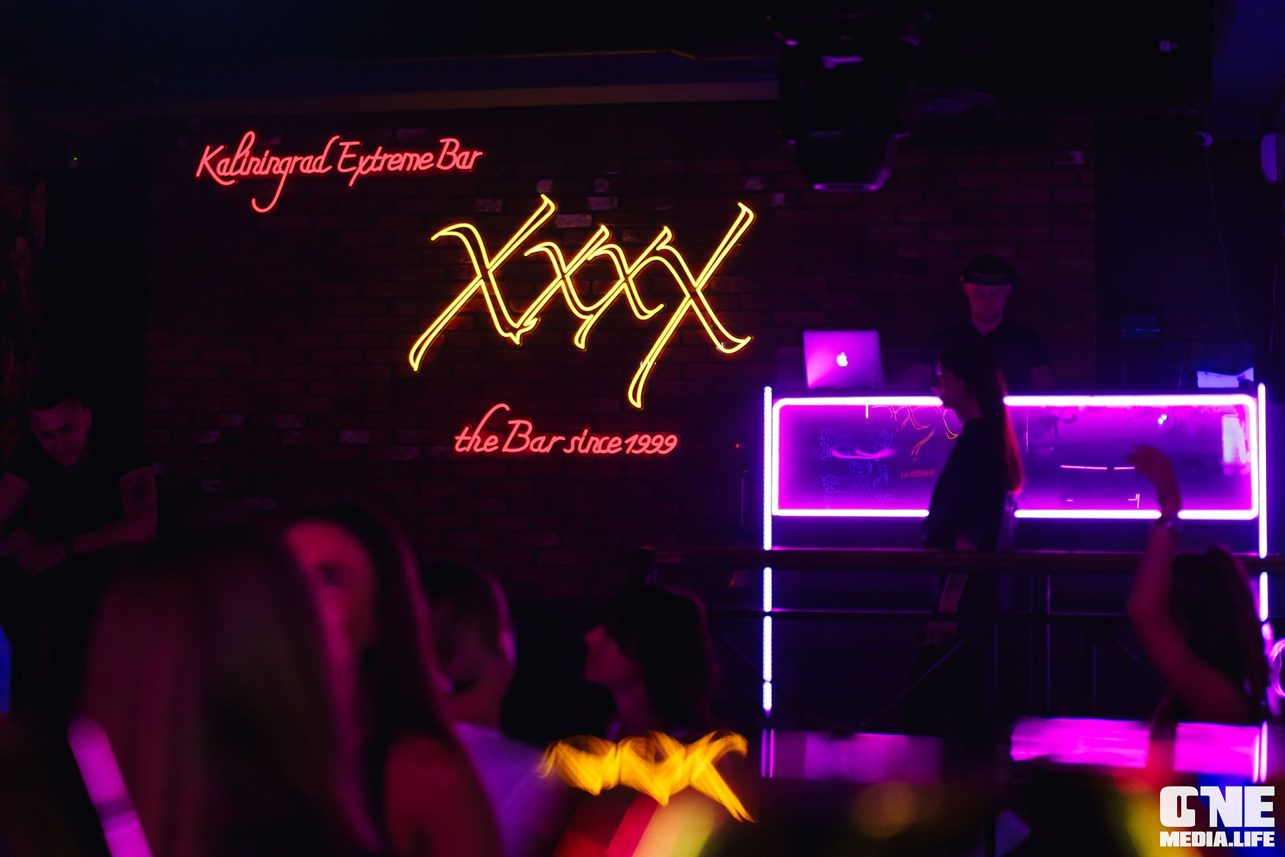 Фоторепортаж из бара XxxX. One Media Life: фоторепортажи, фотоотчеты с мероприятий и заведений