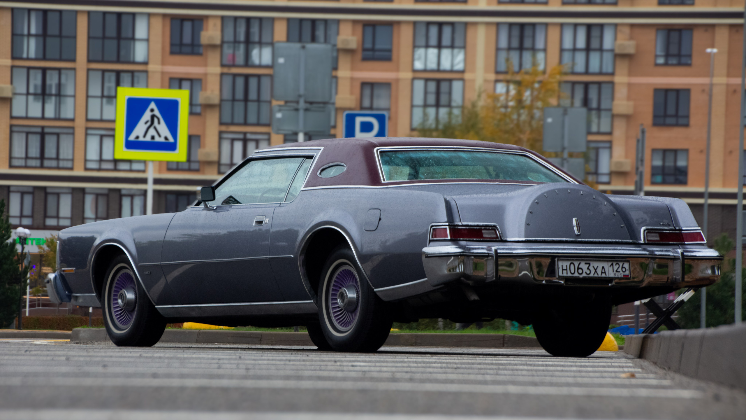 Фото Lincoln Continental Mark IV — купе американской классики