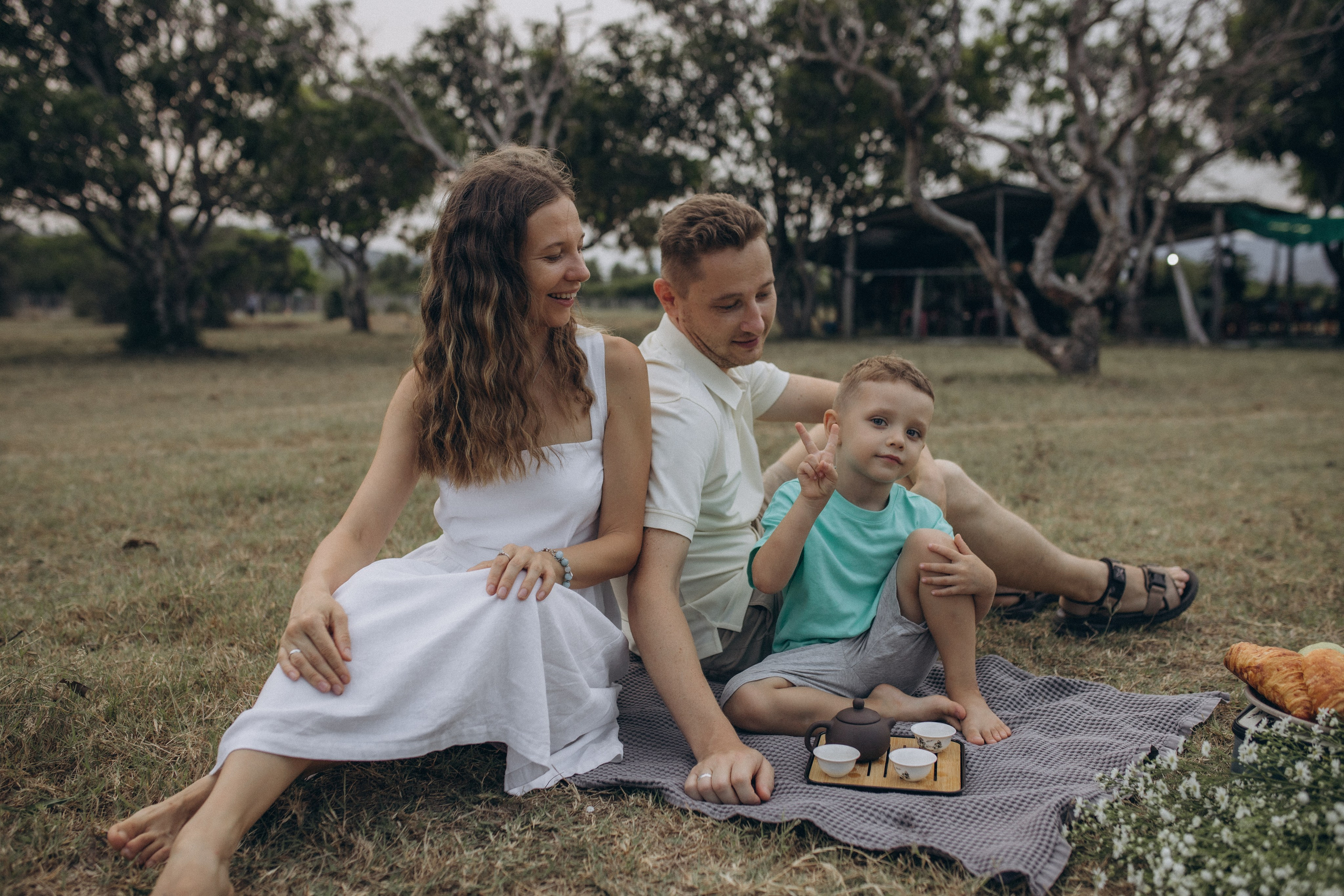Семья Пискаревых в манго саду.Нячанг. Главная