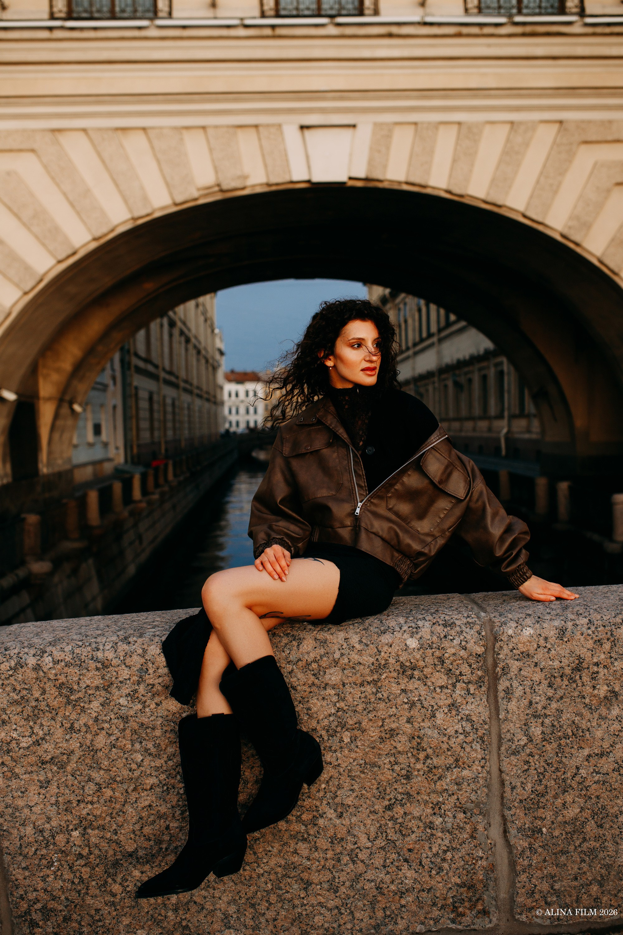 Фотопрогулка у Эрмитажа и Лебяжьей канавки. Фотограф в Санкт-Петербурге Alina Film