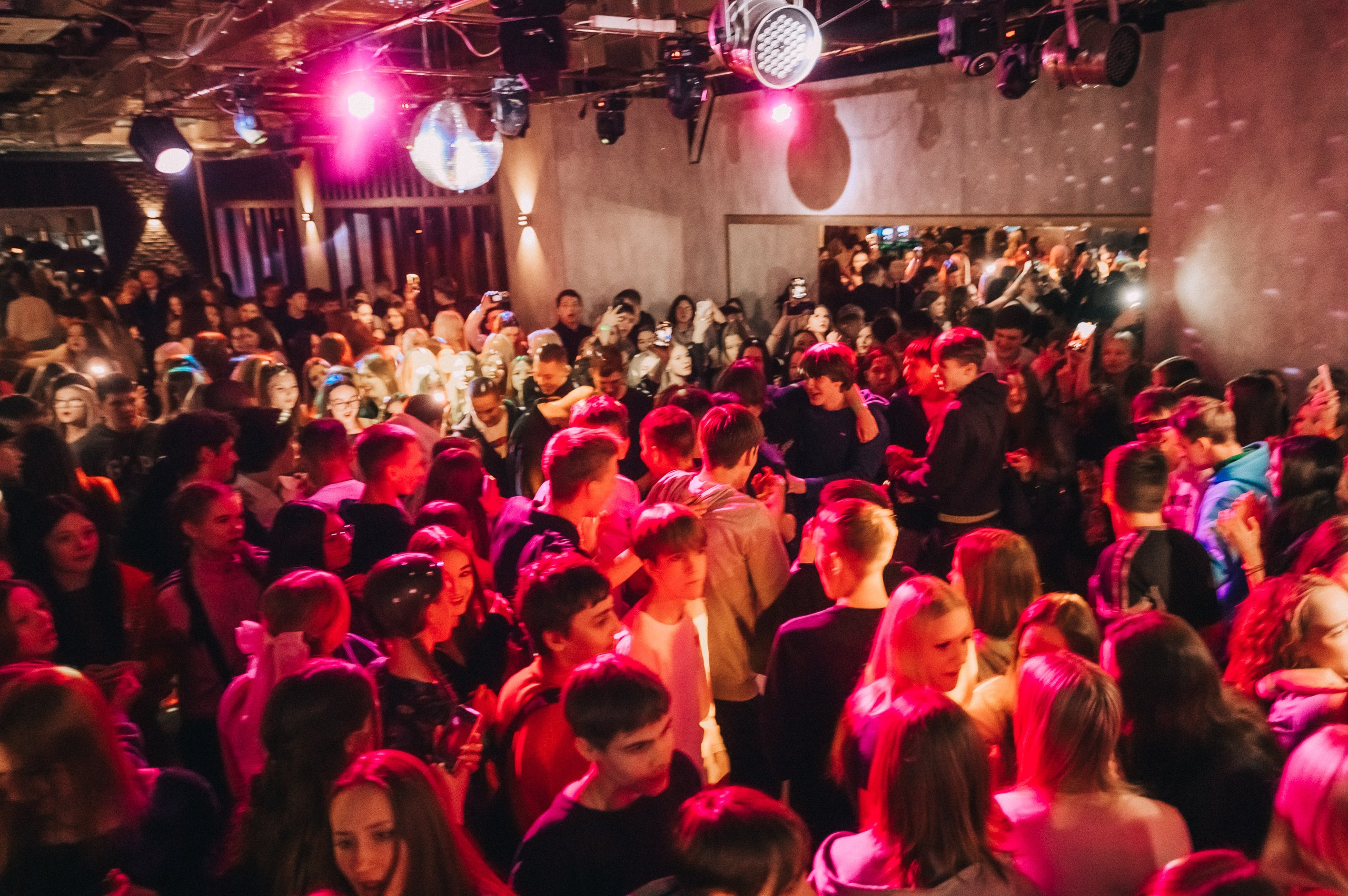 8 MARCH WOMENS DAY PARTY. Фотограф в Кемерово Владислав Шульц