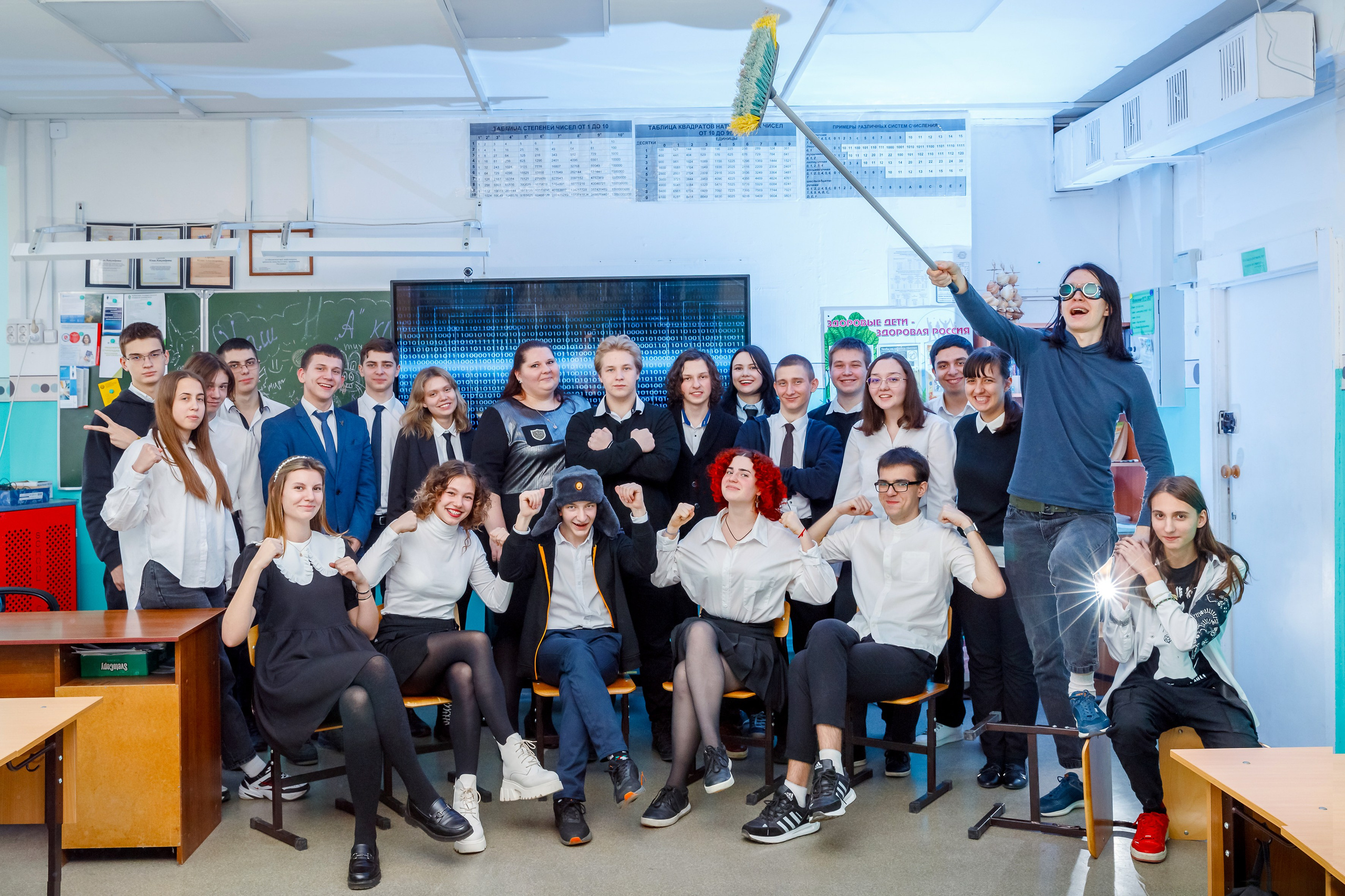 И В ШКОЛЕ ЕСТЬ ЖИЗНЬ. Марина Ушакова. Фотограф. Выпускные альбомы. г. Краснодар