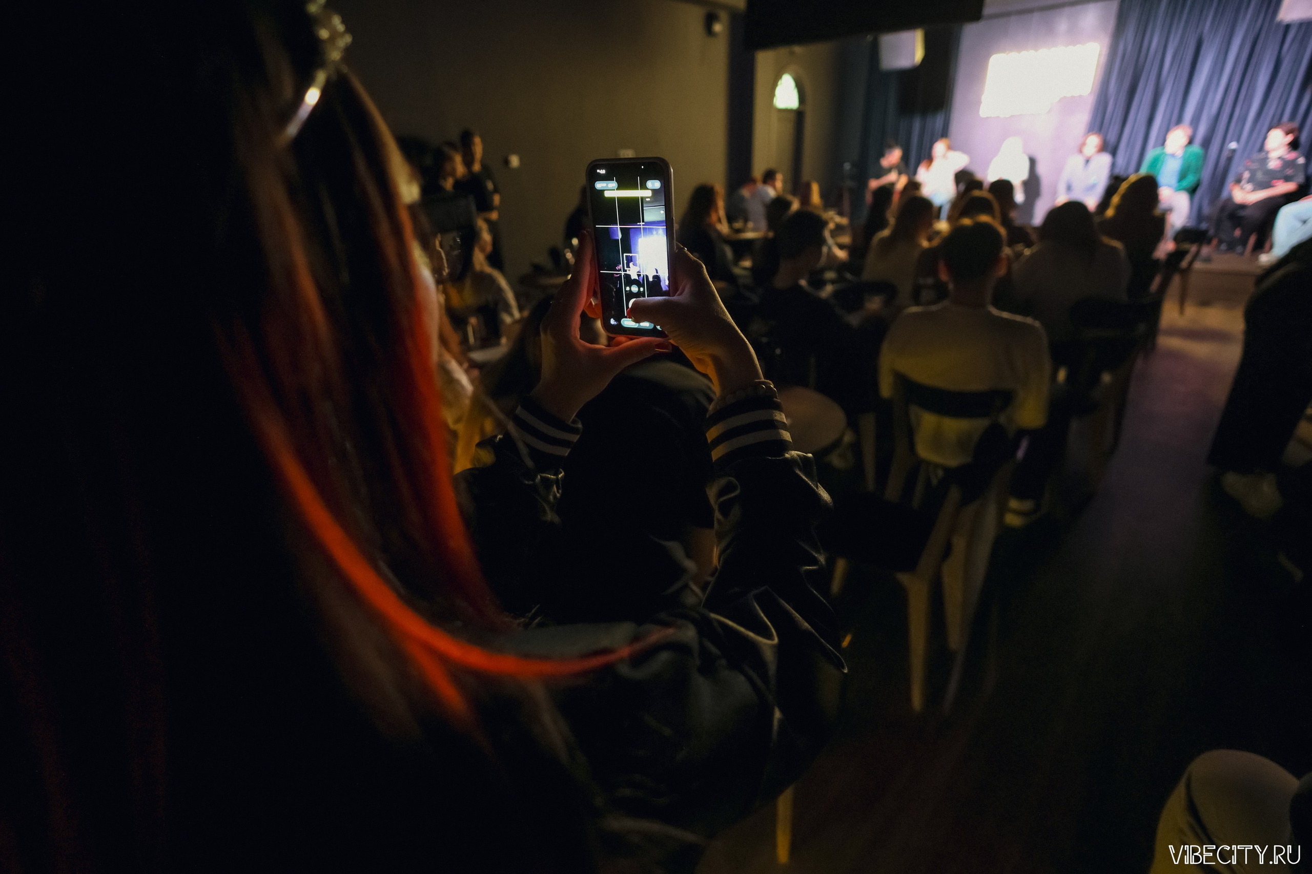 Стендап клуб Локация. VIBECITY.RU Вайб Сити Ру Фоторепортажи Фотоотчеты Калининград
