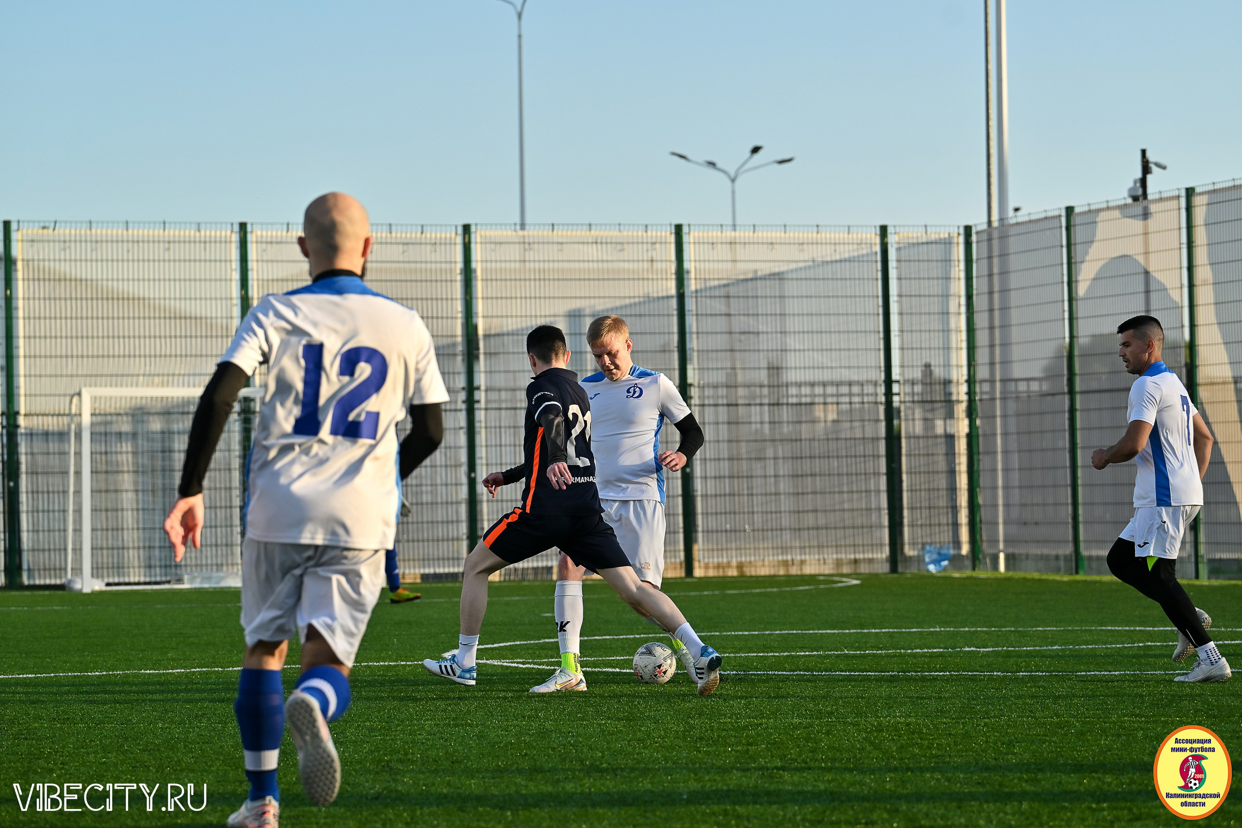 ИГРЫ МИНИ-ФУТБОЛЬНОЙ И КОРПОРАТИВНОЙ ЛИГИ. VIBECITY.RU Вайб Сити Ру Фоторепортажи Фотоотчеты Калининград
