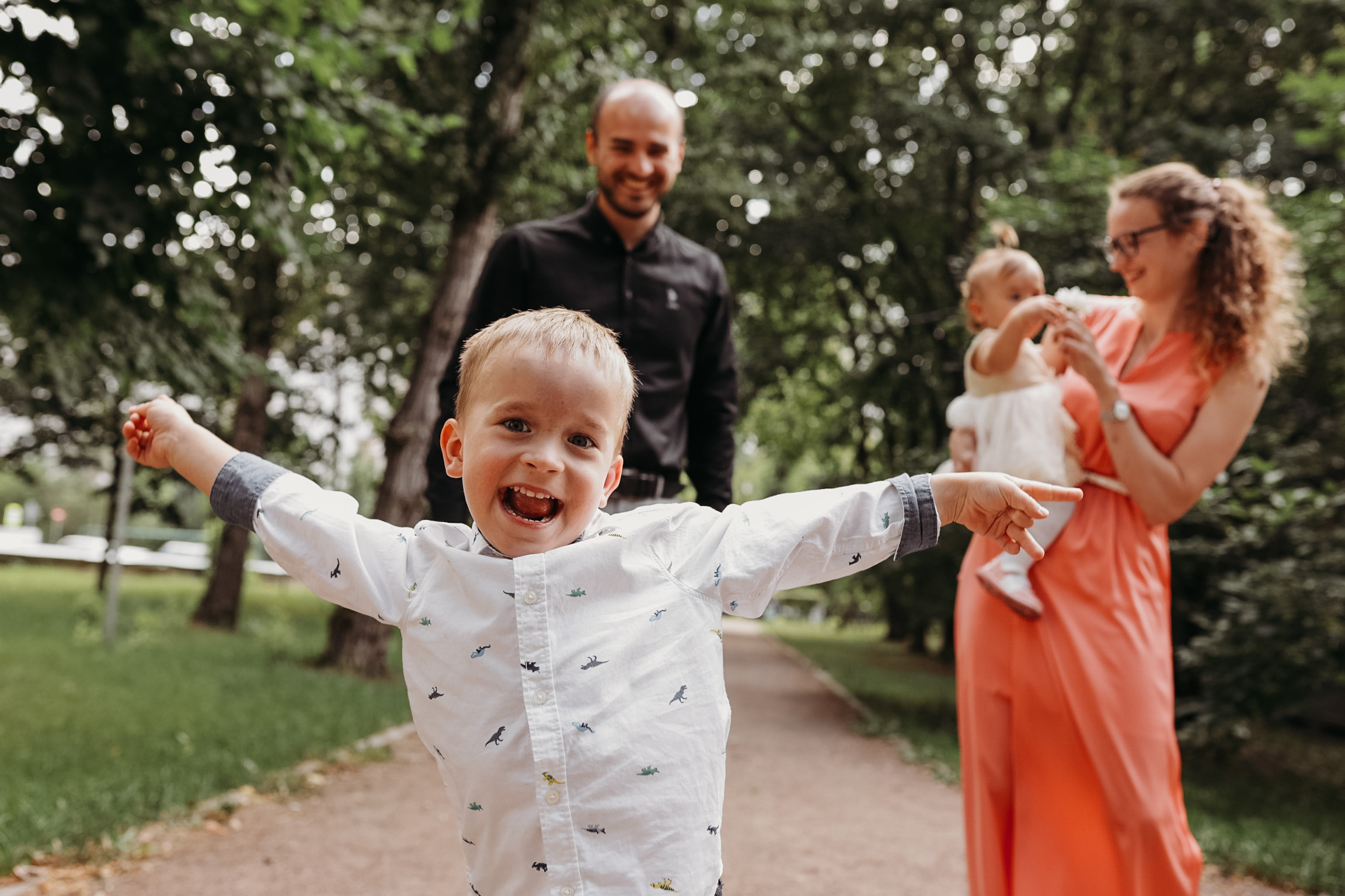 Лизе годик, на кораблике. Семейный фотограф Москва