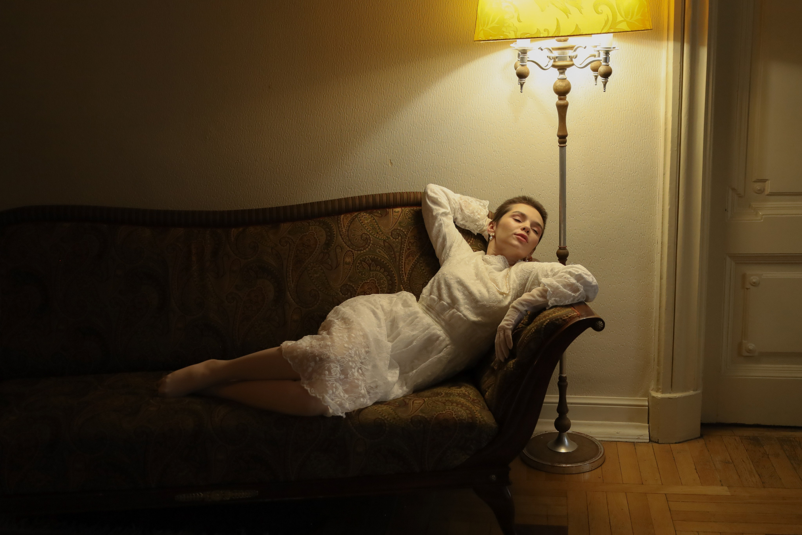 Актриса в особняке. Фотограф Химки Анна Татарских