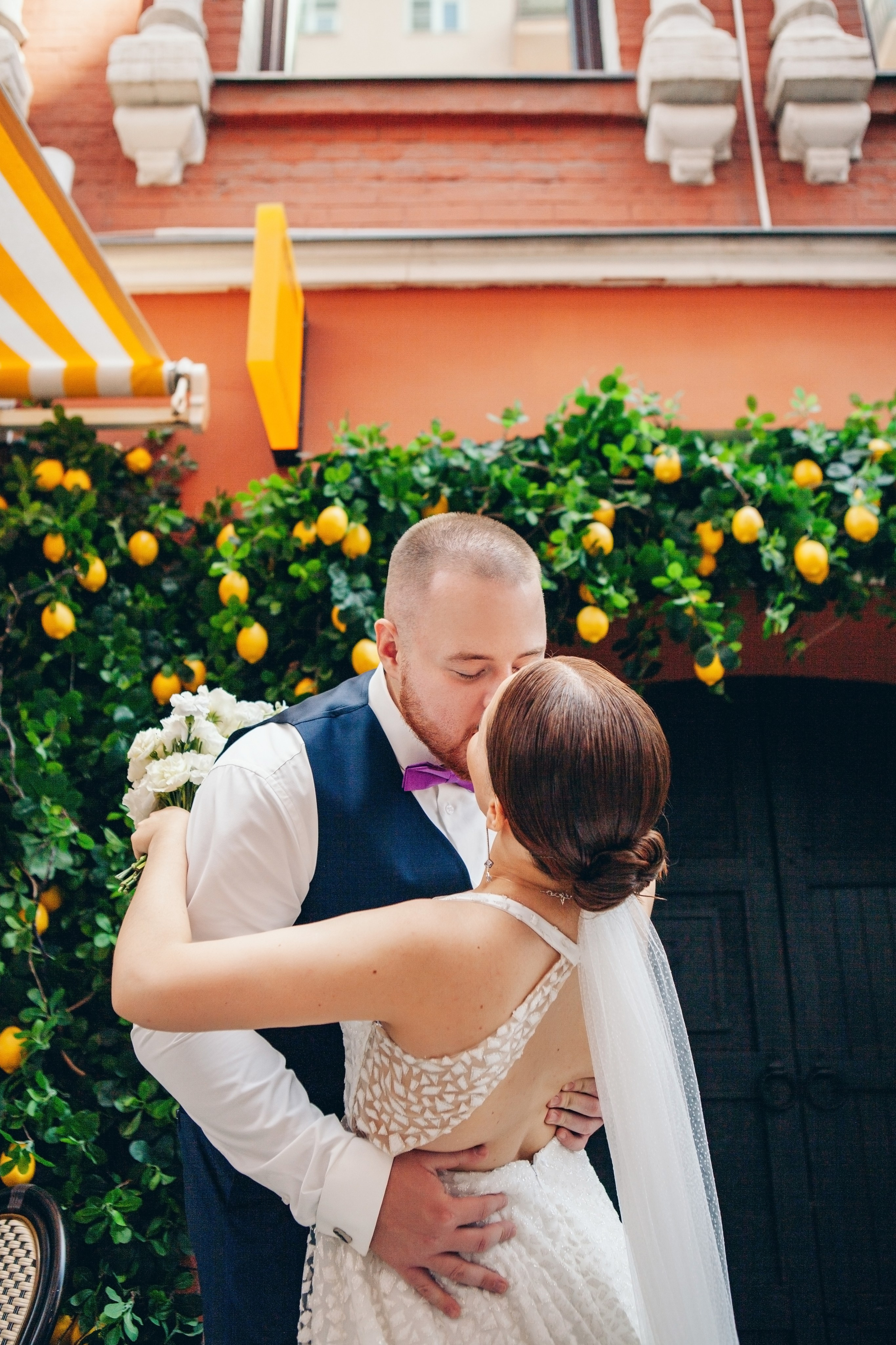 Свадебная фотосессия в отеле hartwell hotel и на патриарших прудах. Фотограф Ольга Ефремова