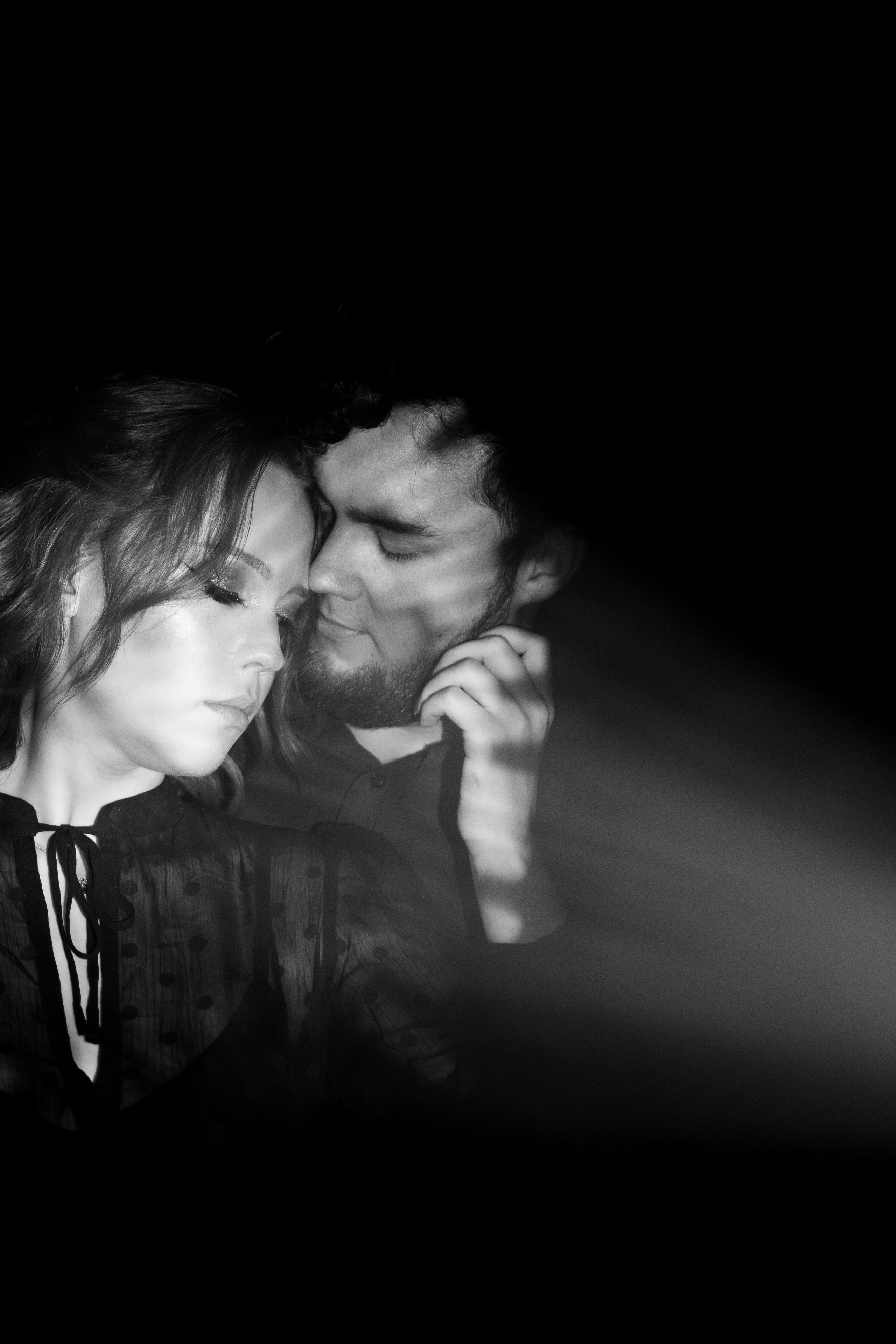 Love story «In total darkness». Свадебные фотограф и видеограф Наталья и Анатолий Новиковы СПб