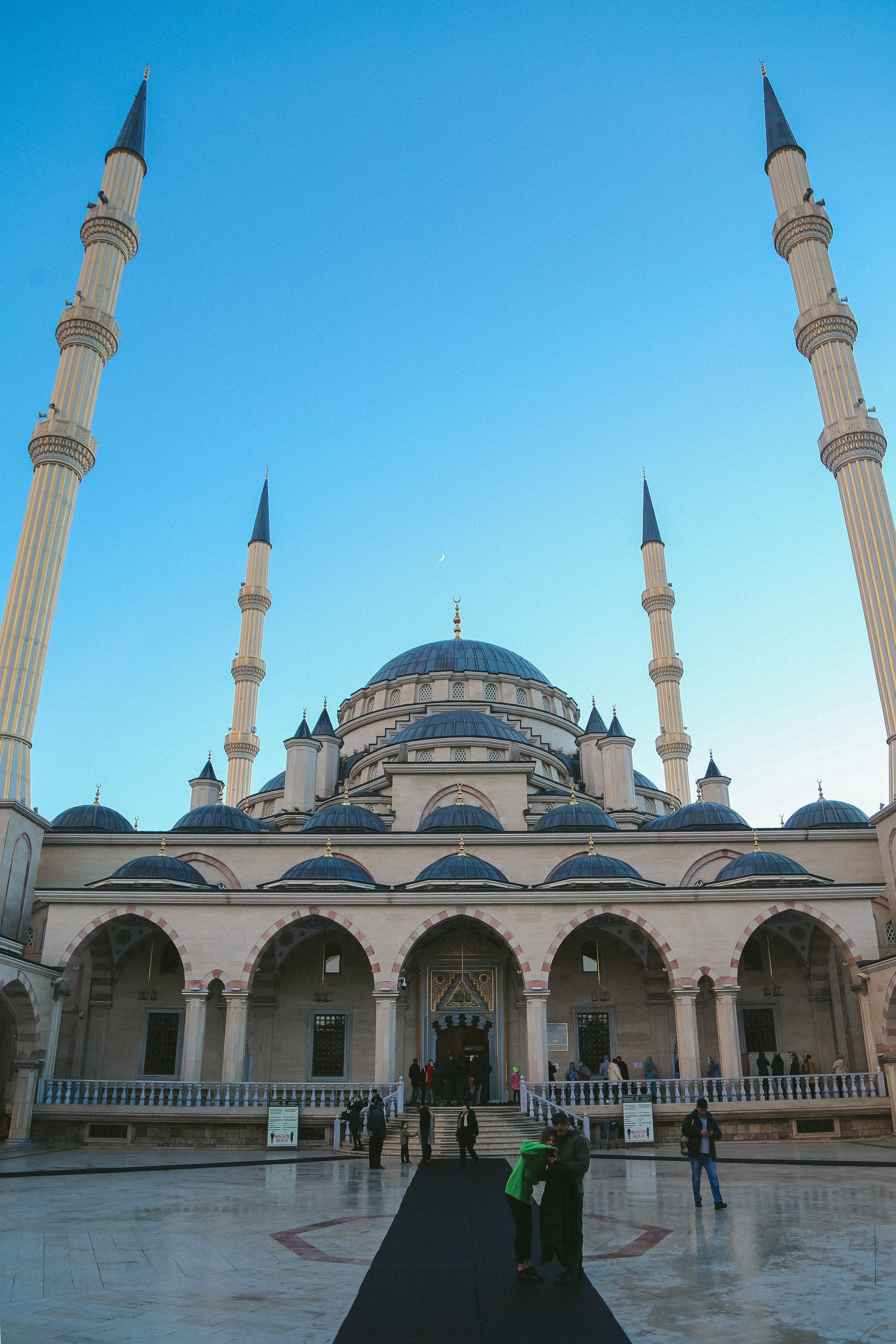 Кавказ: парадоксальная Чечня. Дарья Письменюк / Darya Leitstern — фотограф, музыкант, журналист, путешественник