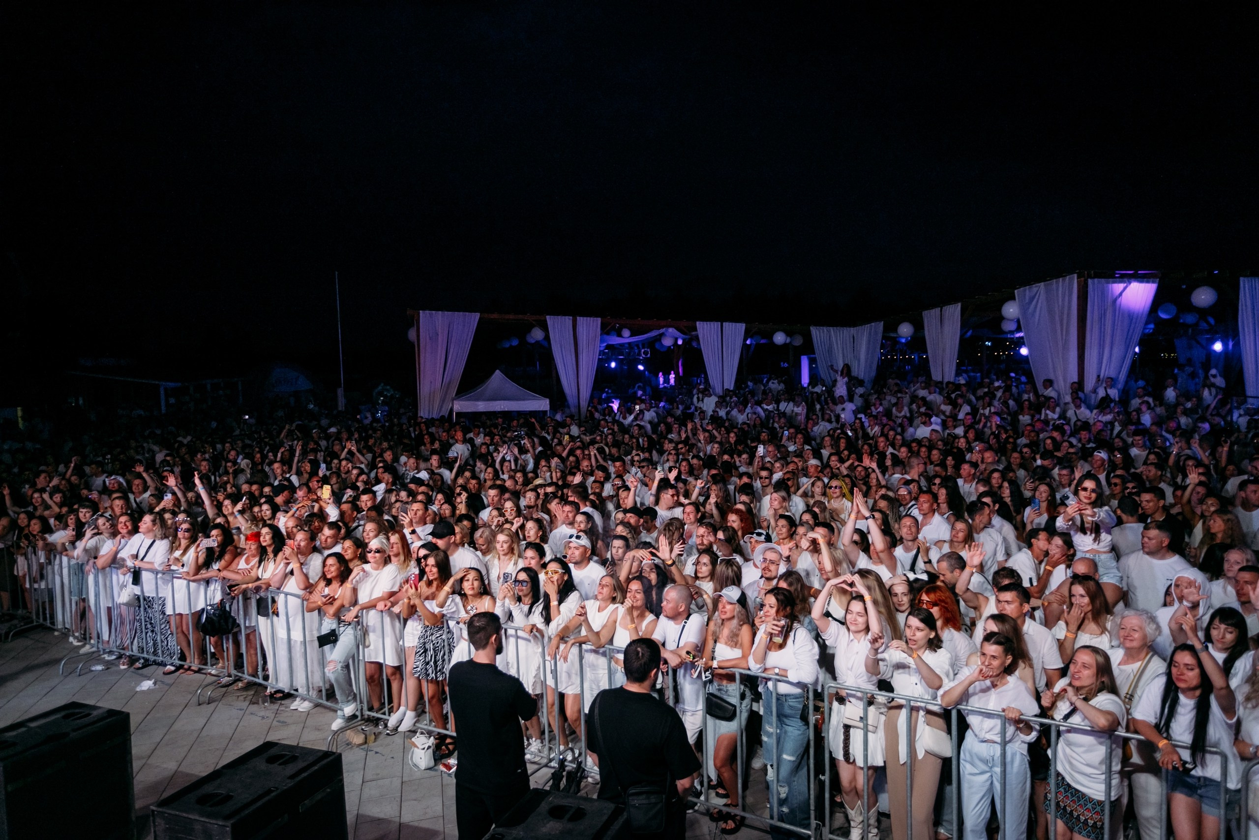 White Party @ Бархат парк. Репортажный фотограф Максим Полянский. Москва, Санкт-Петербург, Красноярск