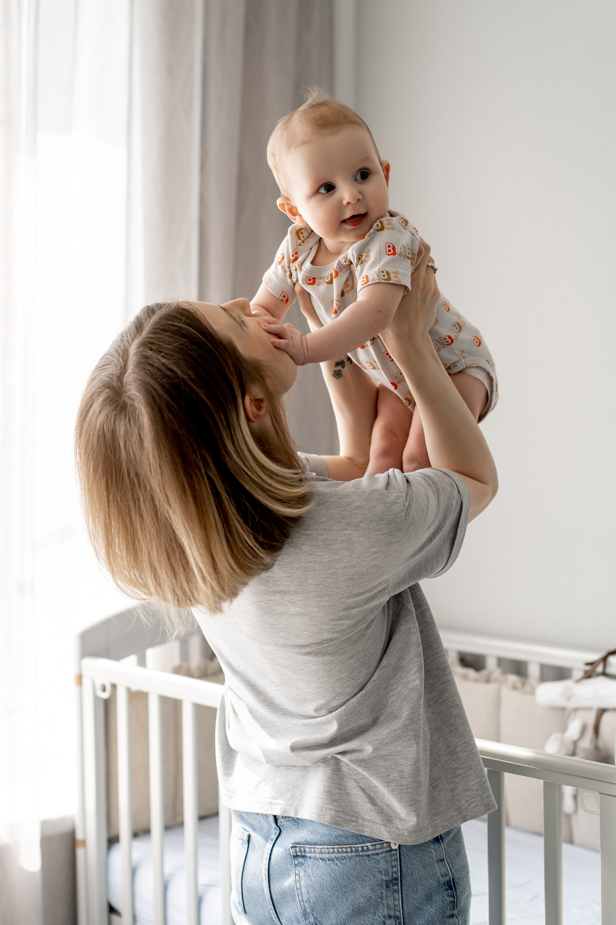 Домашняя семейная фотосессия в Москве, Домодедово, Видное, Бутово, Щербинка. Семейный фотограф Москва и Московская область. Семейная фотосессия на природе. Фотосессия детского праздника. Фотосессия юбилея. Фотосессия в день рождения. Фотограф на годик ребенку. Детский фотограф. Фоторепортаж семейного праздника. Детский фотограф Москва.