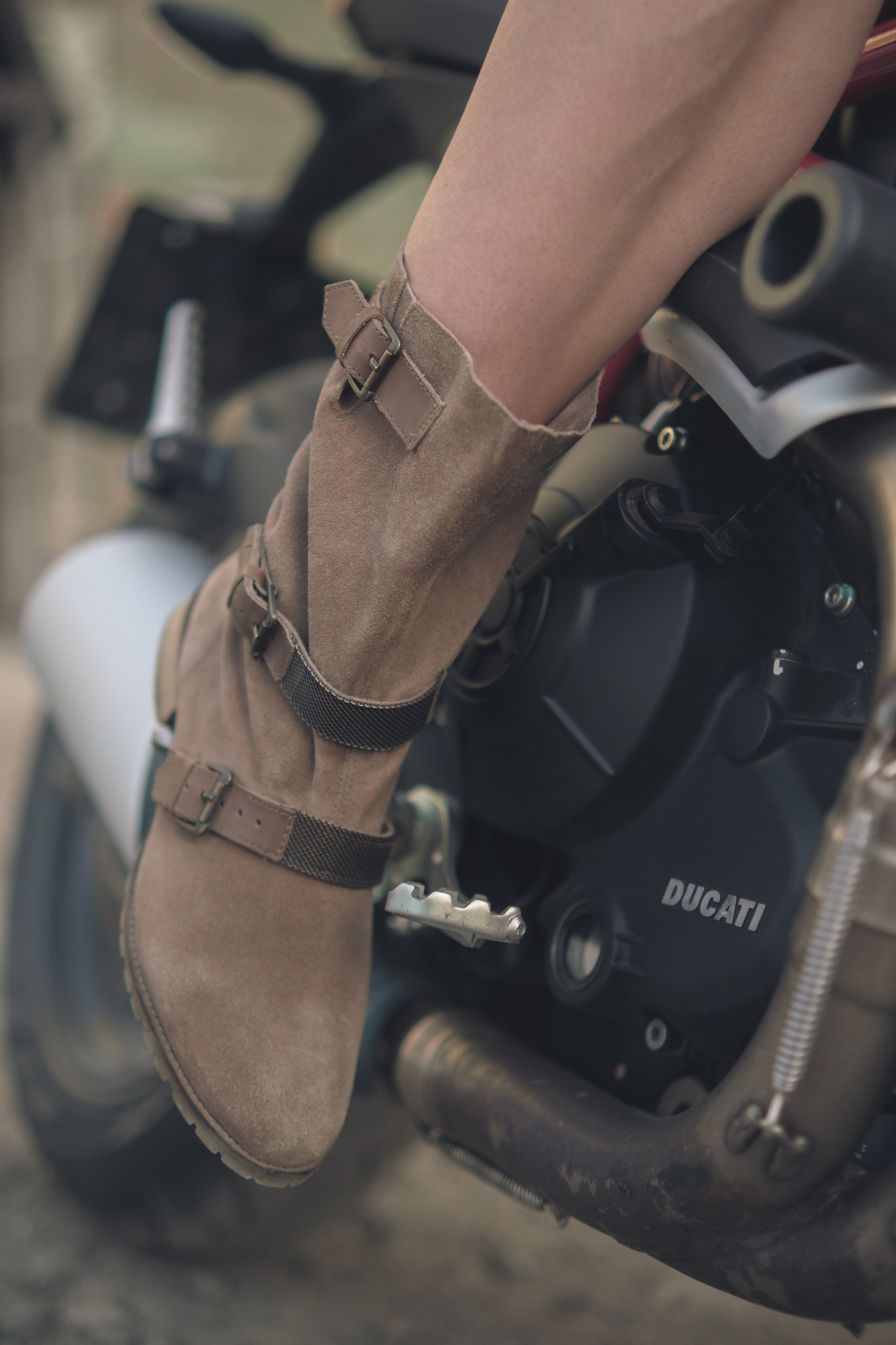 Shadow. PHOTOGRAPHER romanoff-egor