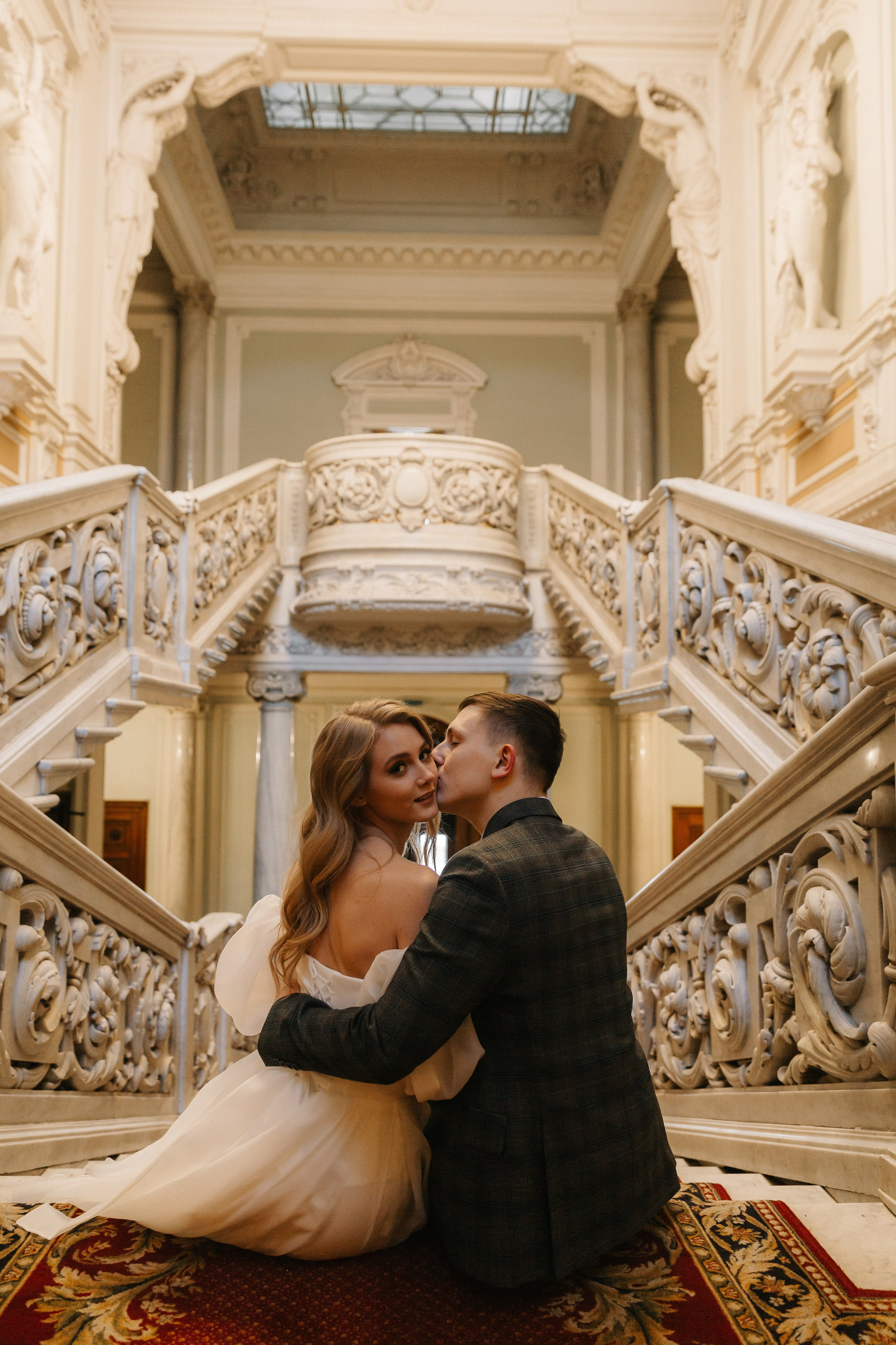 ДВОРЕЦ № 1 | Март, Исаакий, Английская набережная. Свадебный фотограф в Санкт-Петербурге Полина Корзухина