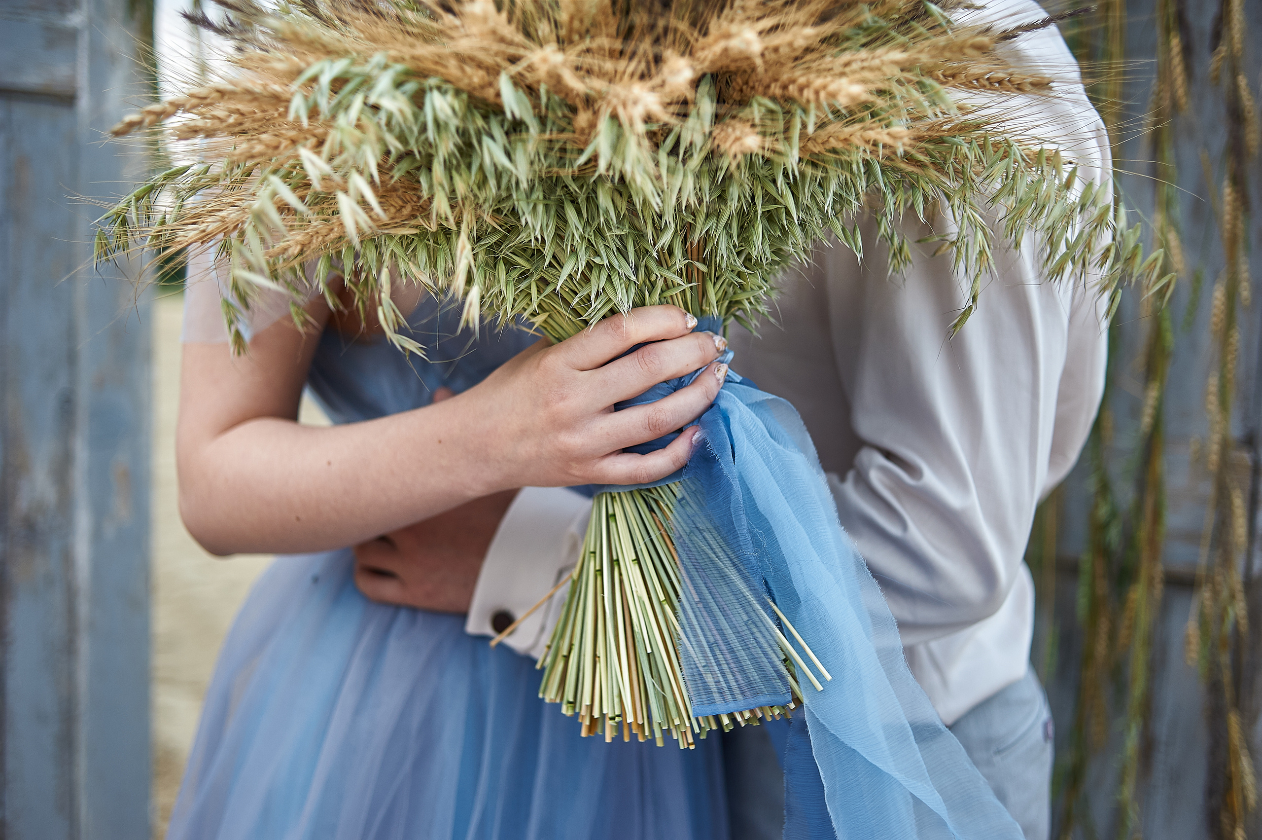 Свадебная фотосессия на рассвете на берегу