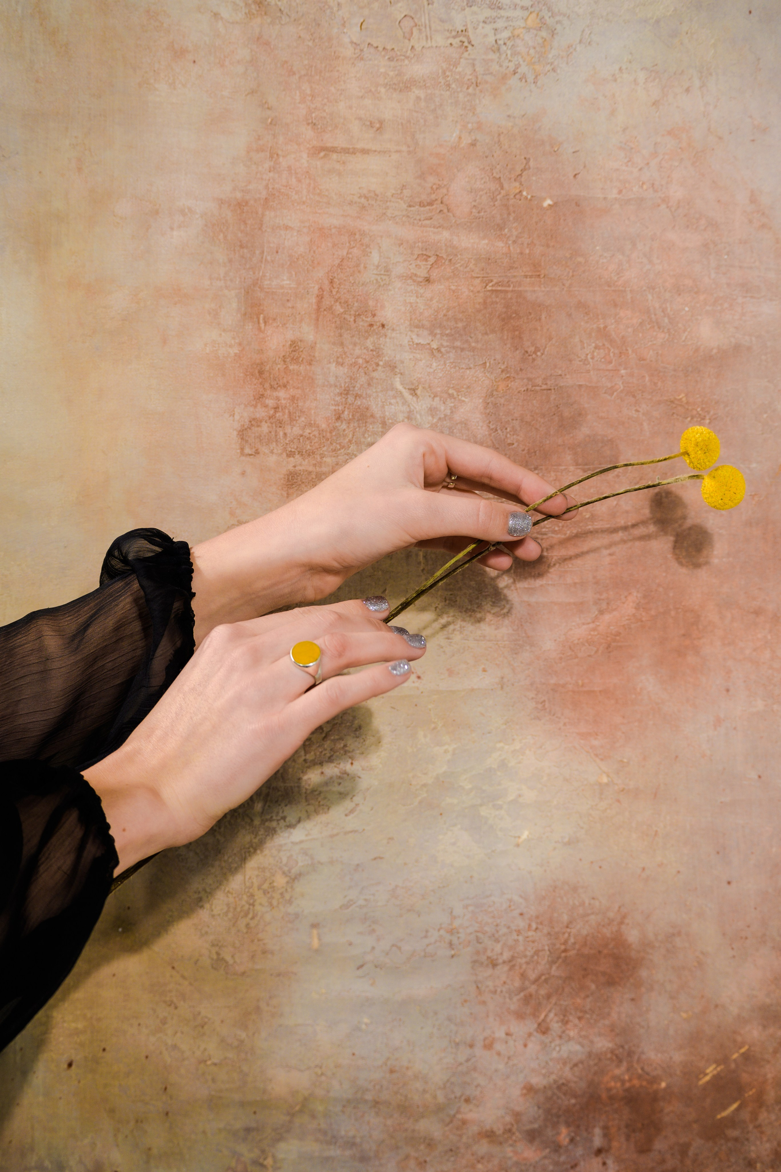 MOON. Fotograf Dmitrii Donets