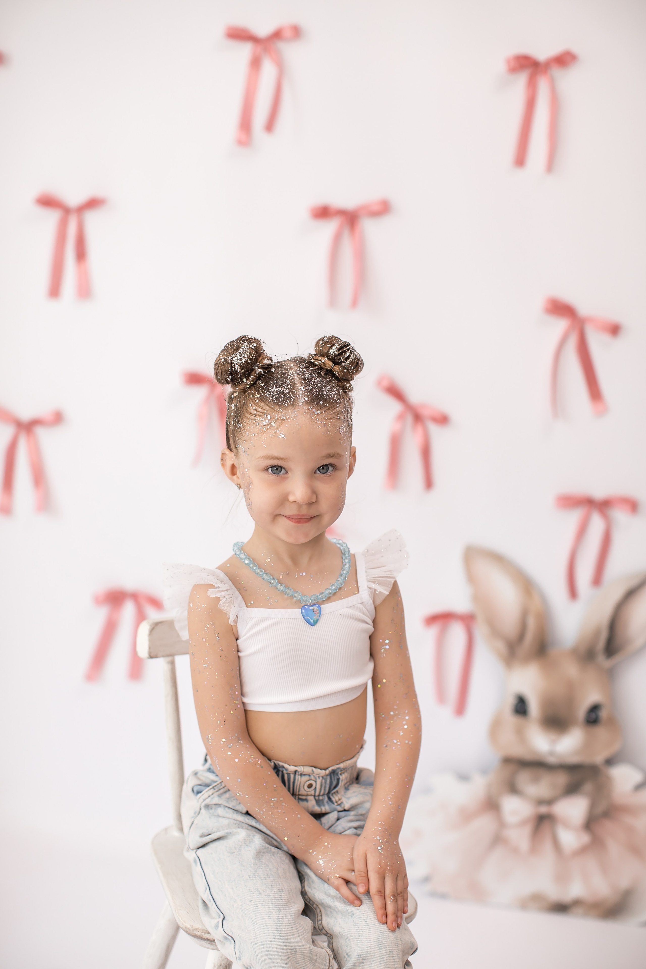 День рождение от 4 до 18 лет (на белом фоне). Детский семейный фотограф на первый годик город Новосибирск Дымова Светлана пакеты всё включено 1-3 года