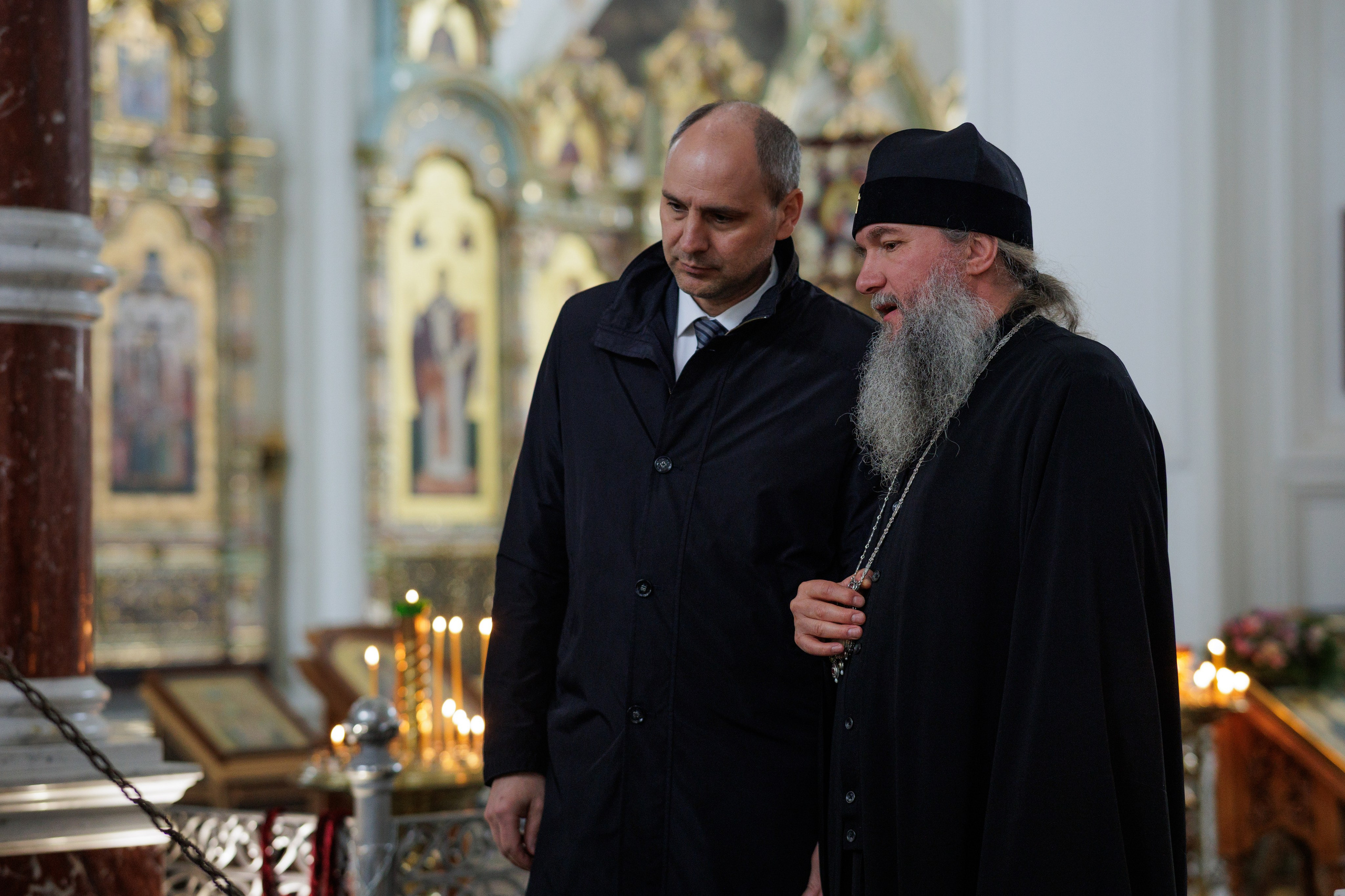 Митрополит Евгений и Денис Паслер, визит губернатора в храм Верхотурья, протокольная фотография архиерея