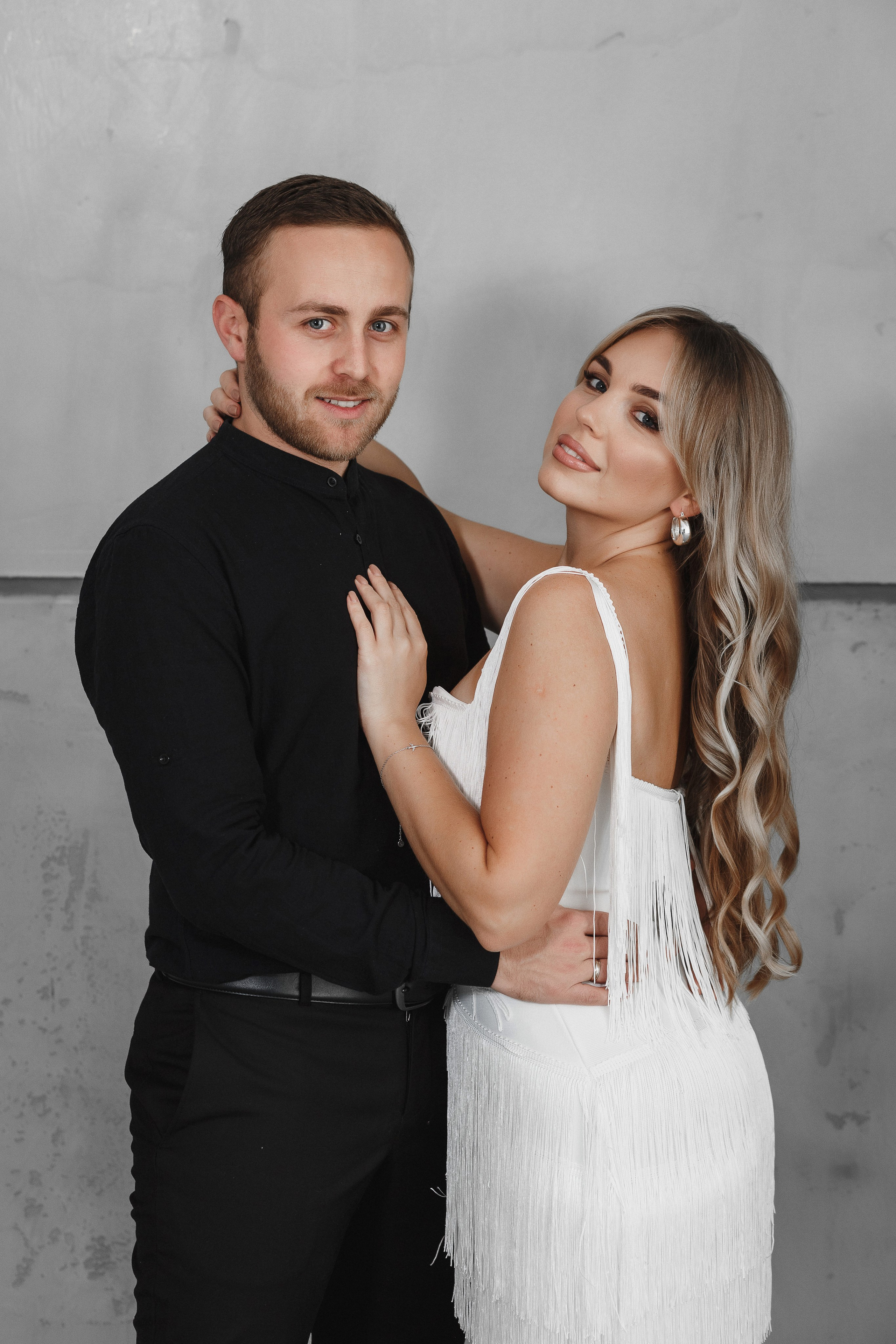 Любовь в объективе: Олег и Настя в фотостудии Таганрога. Свадебный и семейный фотограф в Таганроге Бакарюк Антон