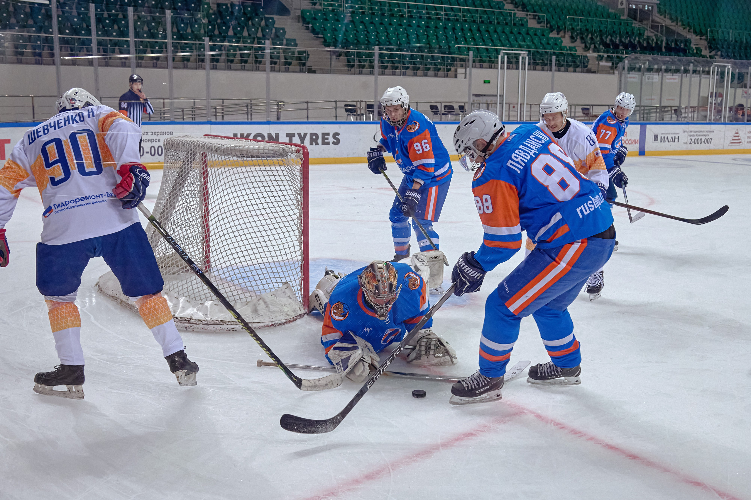 Платинум Арена — Хоккей — РусГидро. Фотограф Яковлев Роман — Красноярск