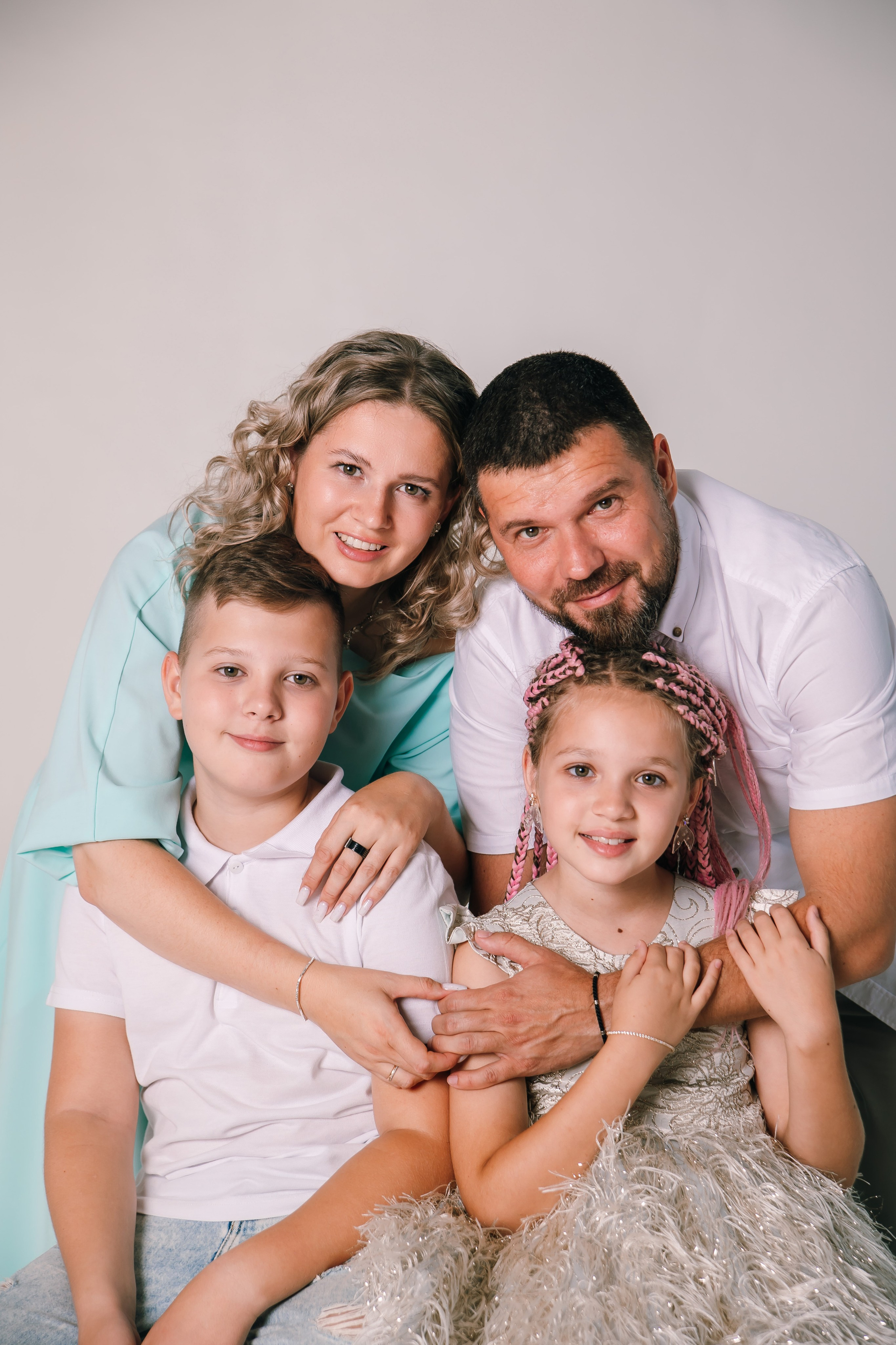 Фотосессия большой семьёй в студии в Екатеринбурге. Свадебный, семейный фотограф, контент съёмка. Екатеринбург. Елена Граф