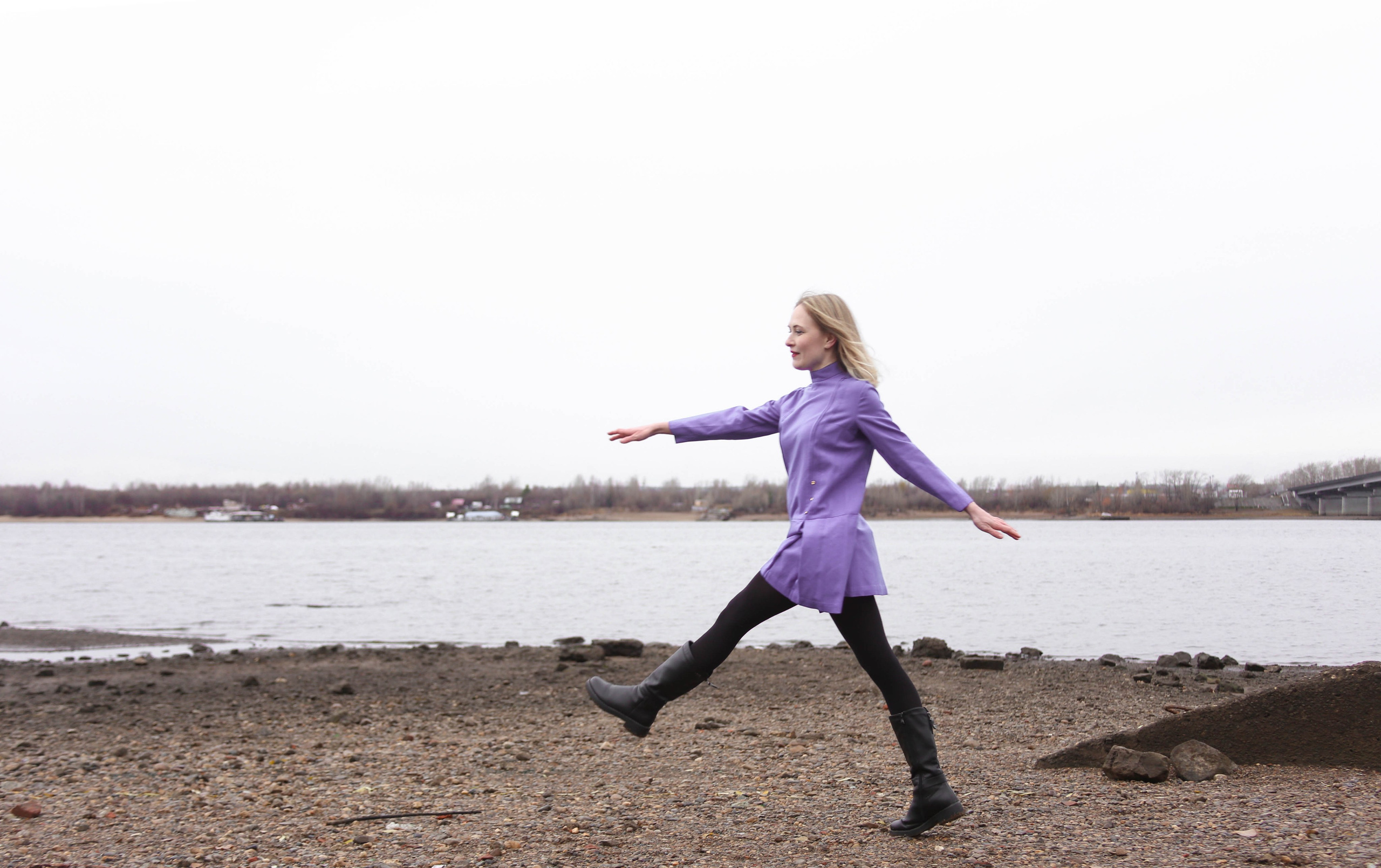 Маша на набережной. Часть 2. Фотограф Пермь. Фотосессия в фотостудии Перми и на свежем воздухе