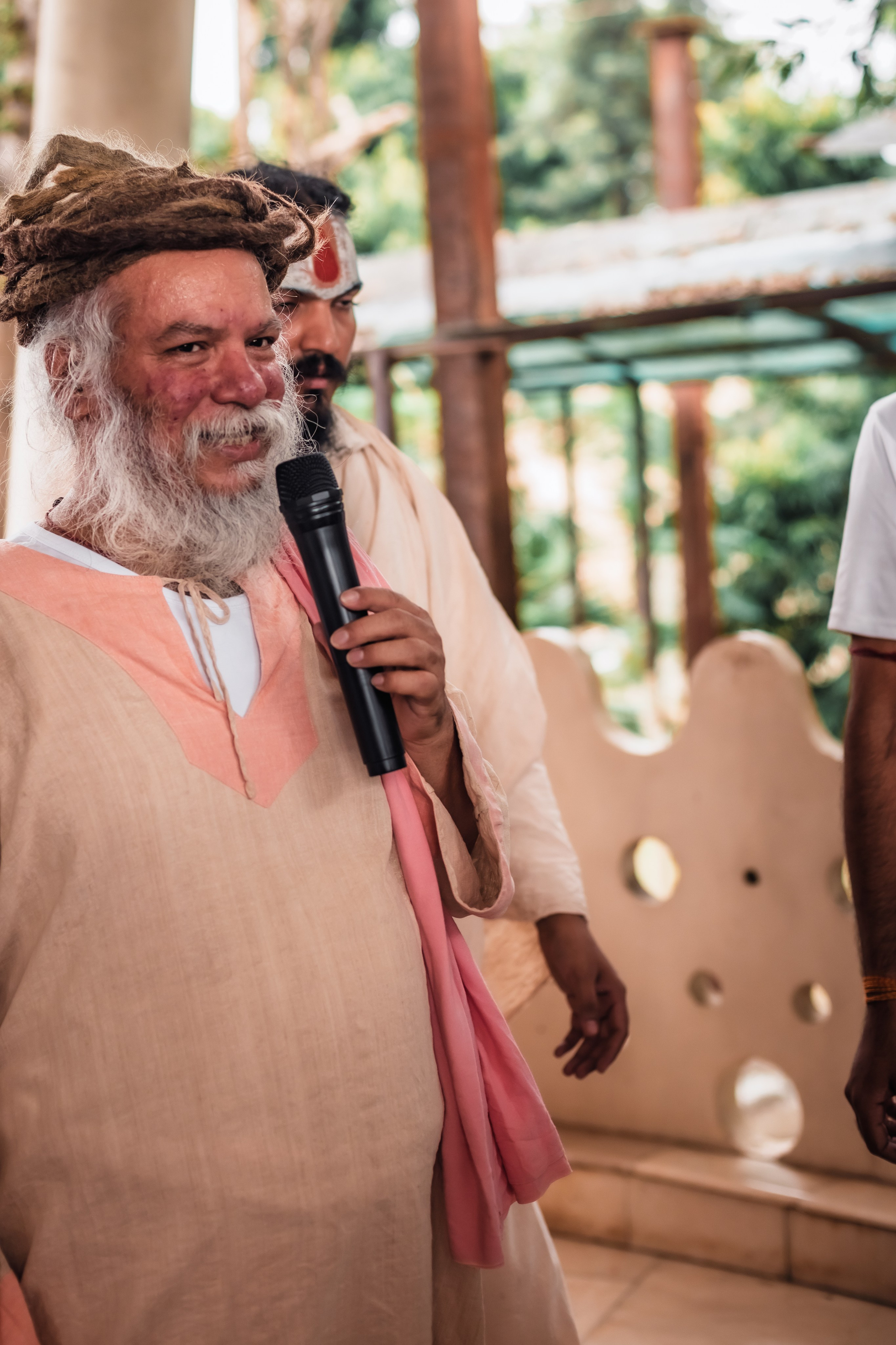 Abhisheka Devraha Baba on Sri Devdas ji maharaj bd. Mariam Bagdasaryan
