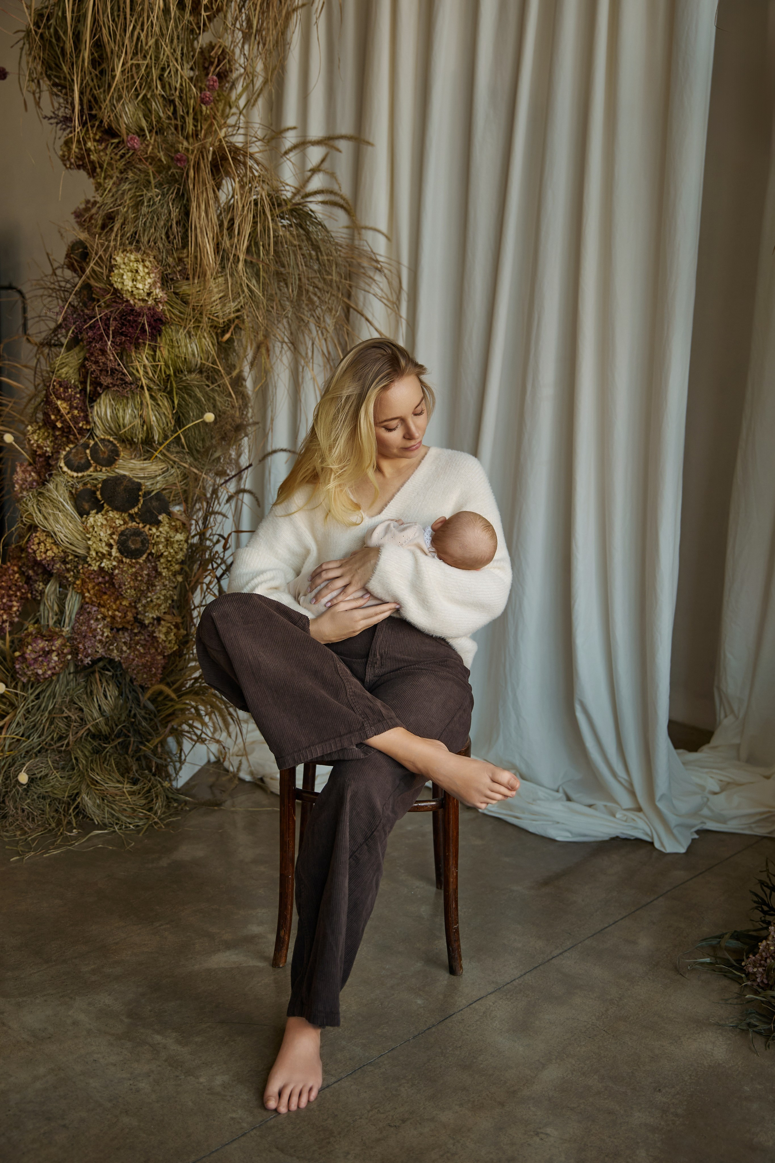Мария с малышкой. Фотограф женского портрета, беременности и материнства Харькова Елена