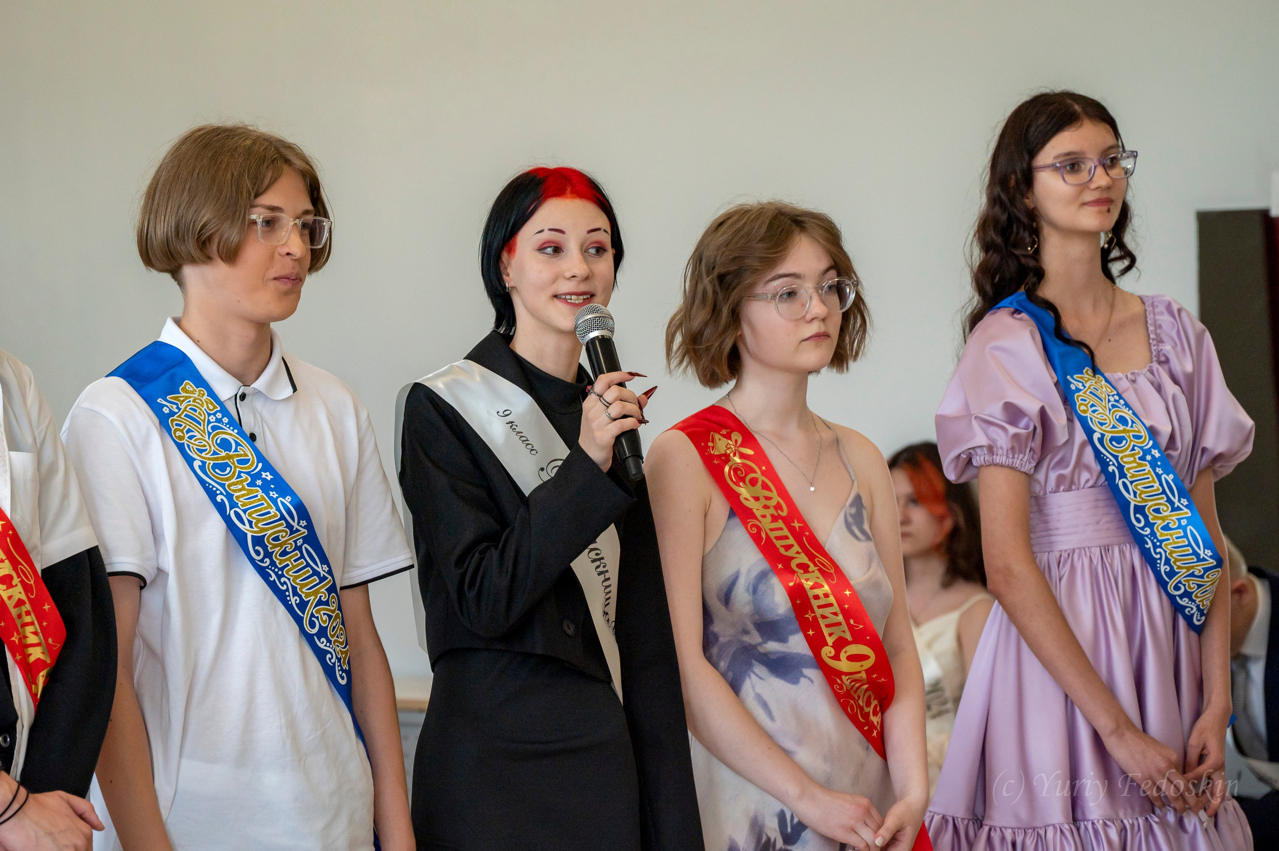 Репортаж о выпускном 9 классов в школе № 7 города Королёва, 26.06.24г. Профессиональный фотограф интерьеров в Москве Юрий Федоскин
