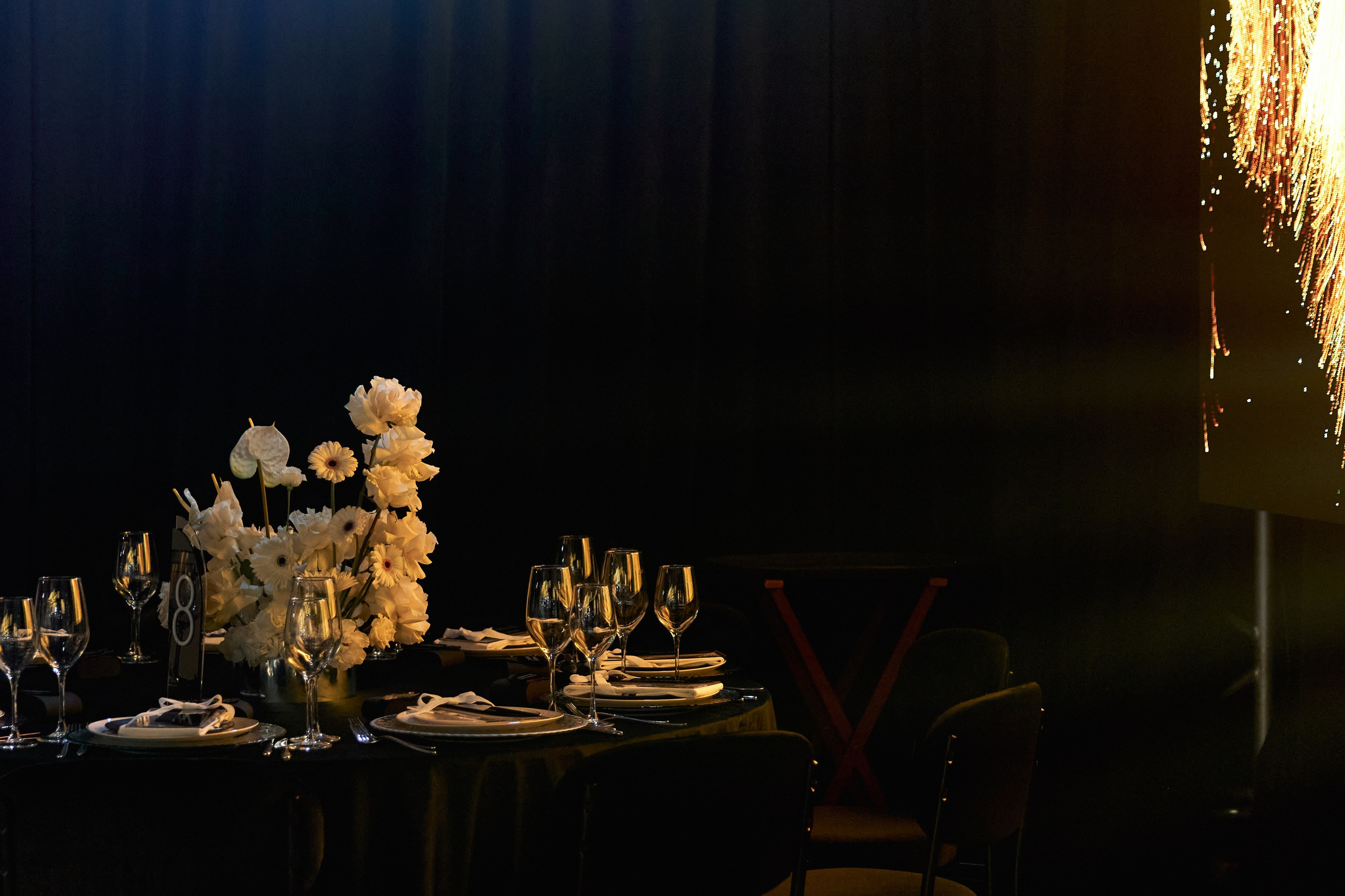 Свадьба с искусственным интеллектом в Усадьбе фамилии от ТВИНС СТУДИО лучших фотографов Краснодара. ТВИНС СТУДИО — лучшие свадебные фотографы и видеографы в Краснодаре