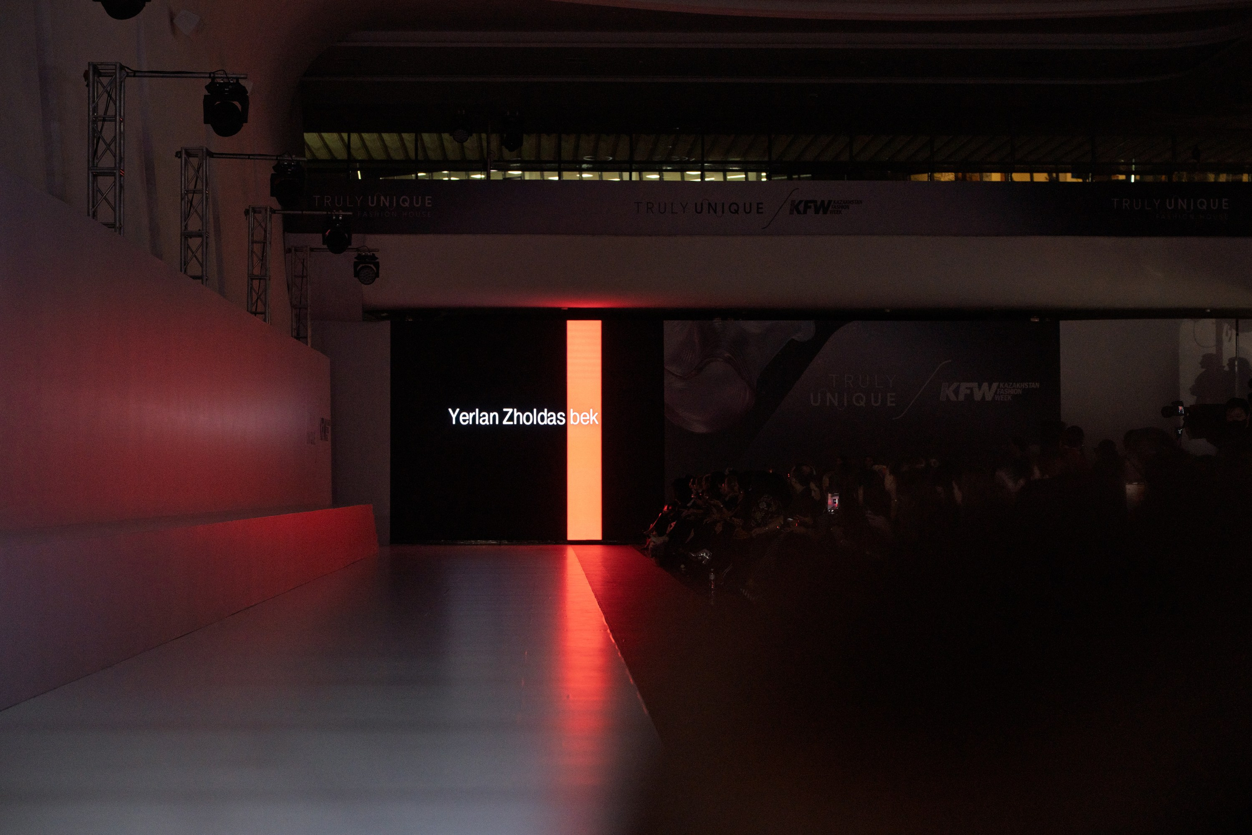 Yerlan Zholdasbek. Сайт Алматинского НЮ АРТ, будуар и фэшн фотографа Дениса Карпенко