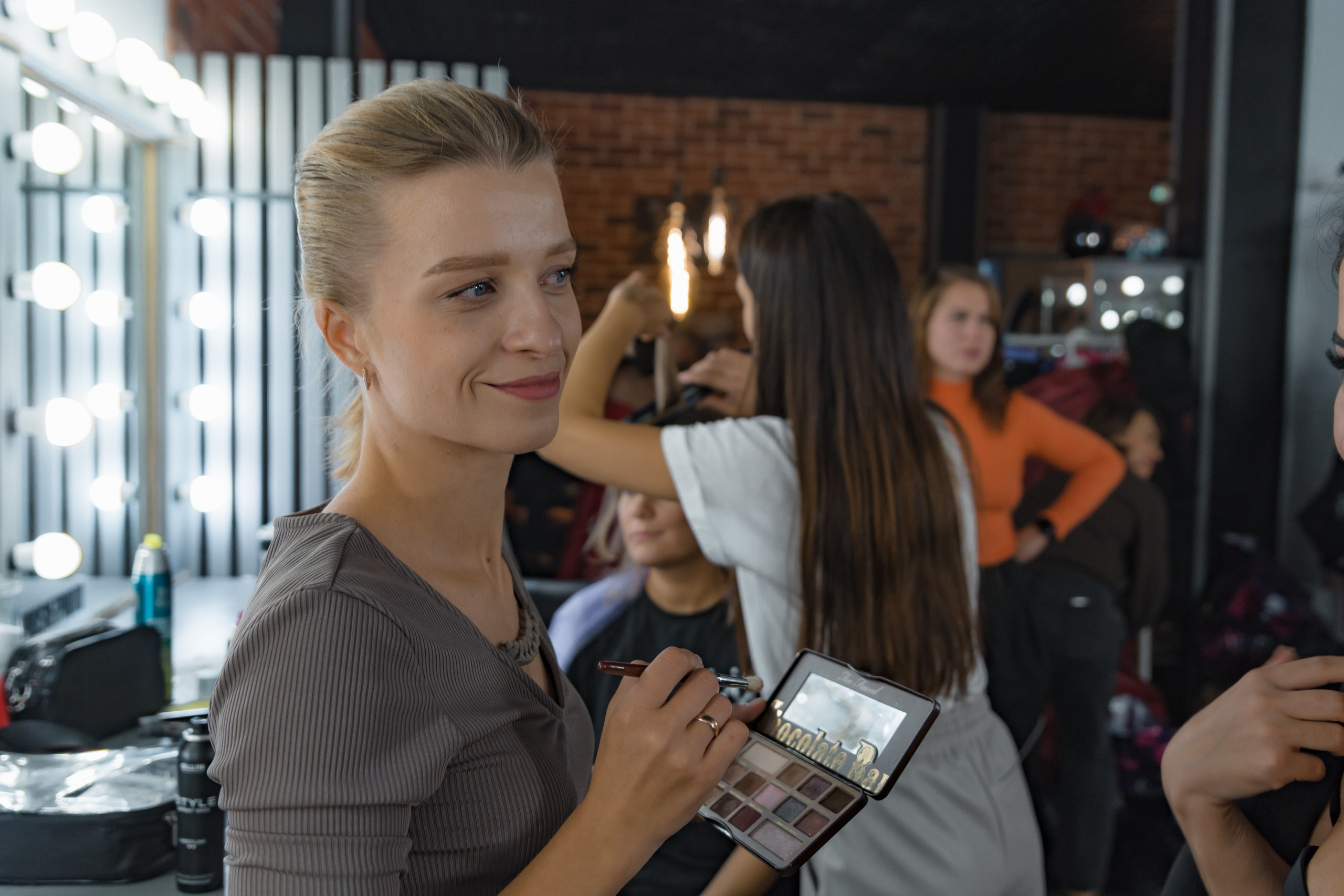 Фэшн-съёмка участниц Миссис Бизнес Гатчина 2023. Портретный фотограф в Санкт-Петербурге Дмитриева Наталия