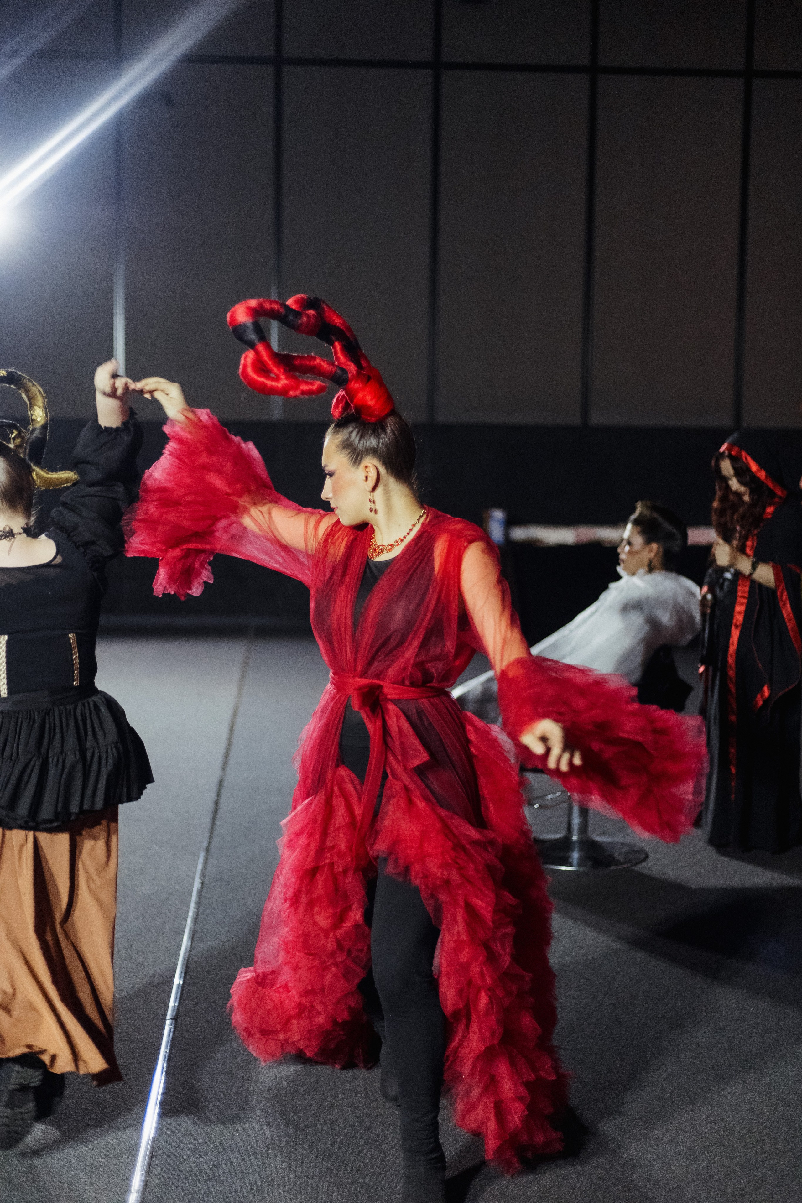 ФЭШН КОНФА. СВОИ. ФОТООТЧЕТЫ-СОБЫТИЯ-МЕСТА