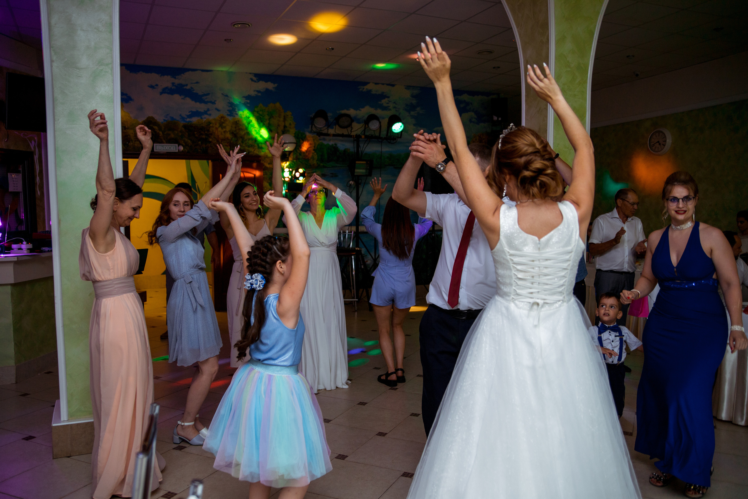 Александр + Елена. Свадебный и семейный фотограф в Михайловке Полина Крипс